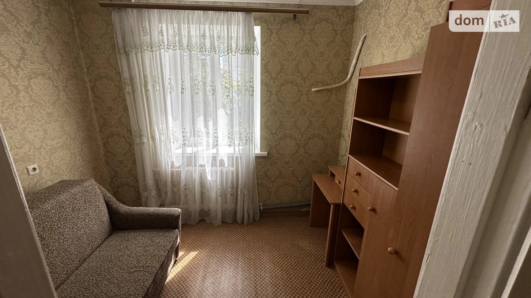 Продається 2-кімнатна квартира 25 кв. м у Чорноморську, вул. 1 Травня