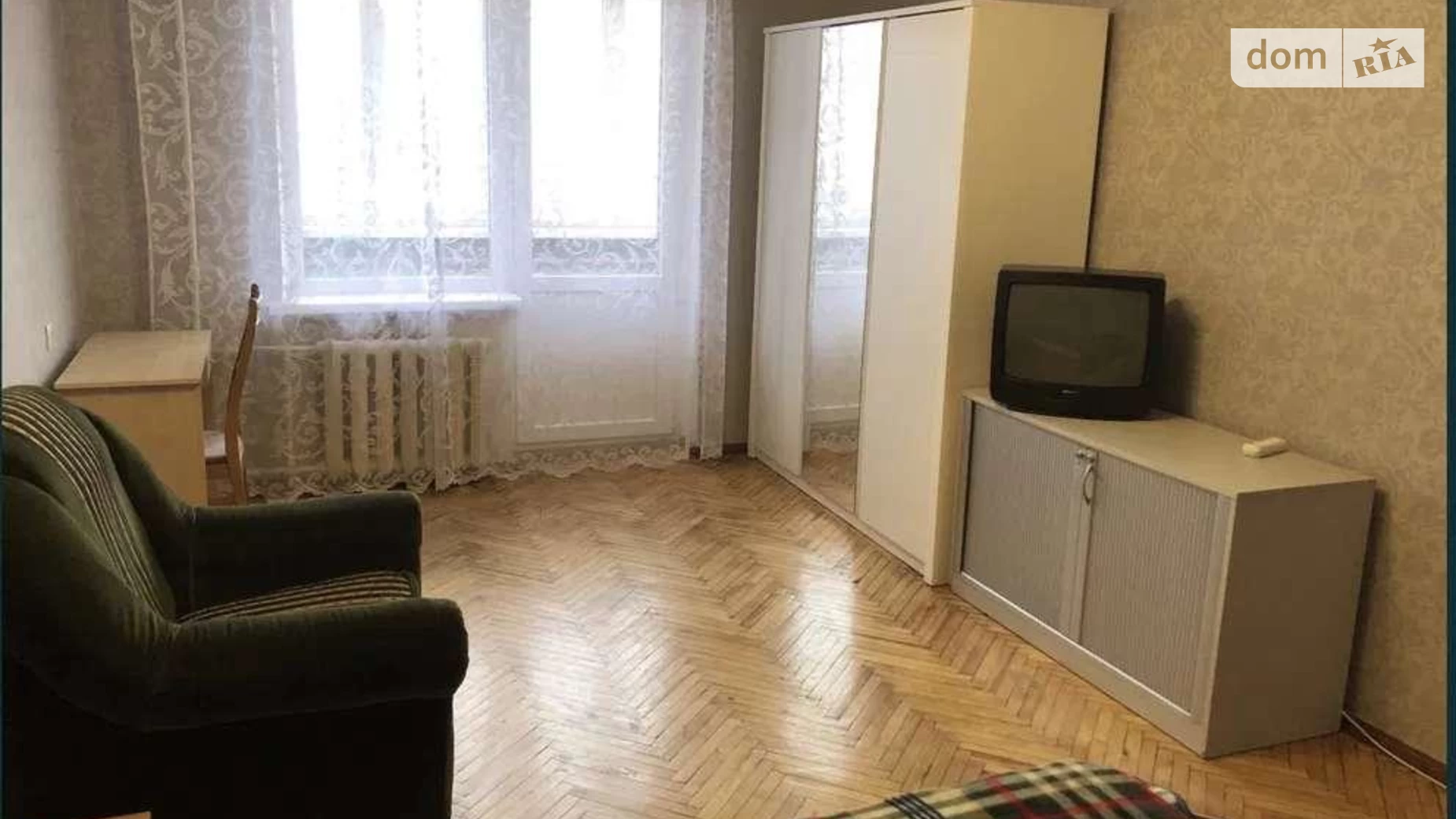 Продается 1-комнатная квартира 32 кв. м в Киеве, ул. Сентябрьская, 5