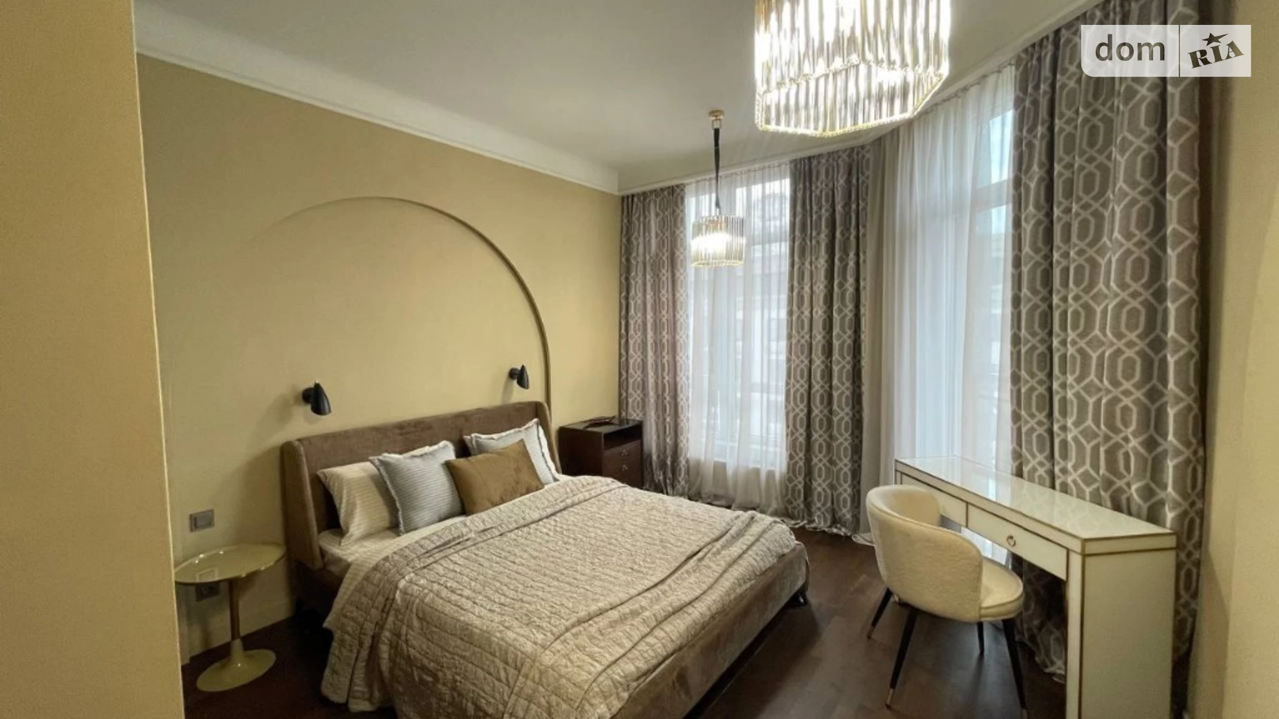 Продается 2-комнатная квартира 66 кв. м в Одессе, пер. Курортный, 1
