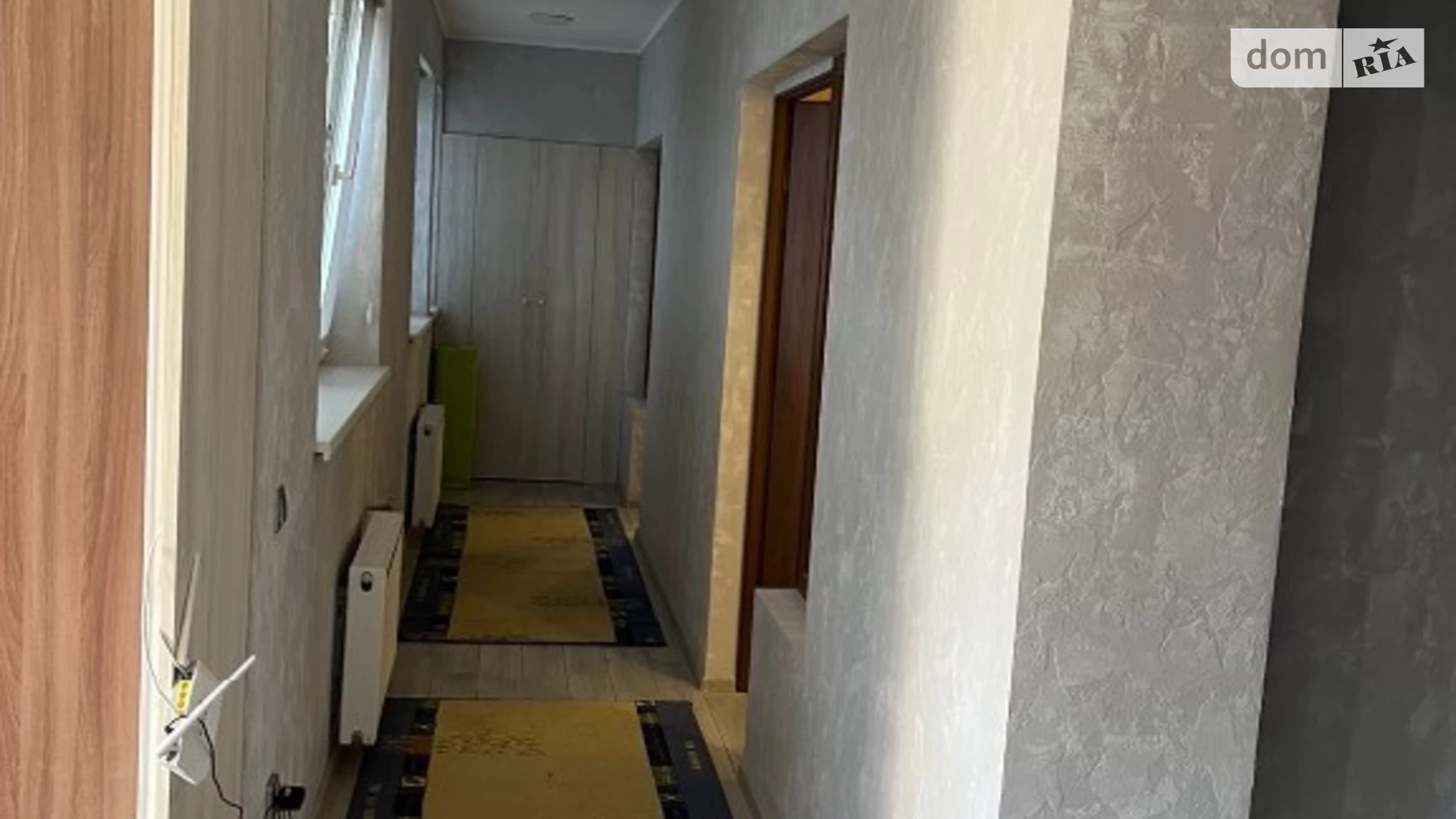 Продается 2-комнатная квартира 71 кв. м в Ужгороде, ул. Берчени