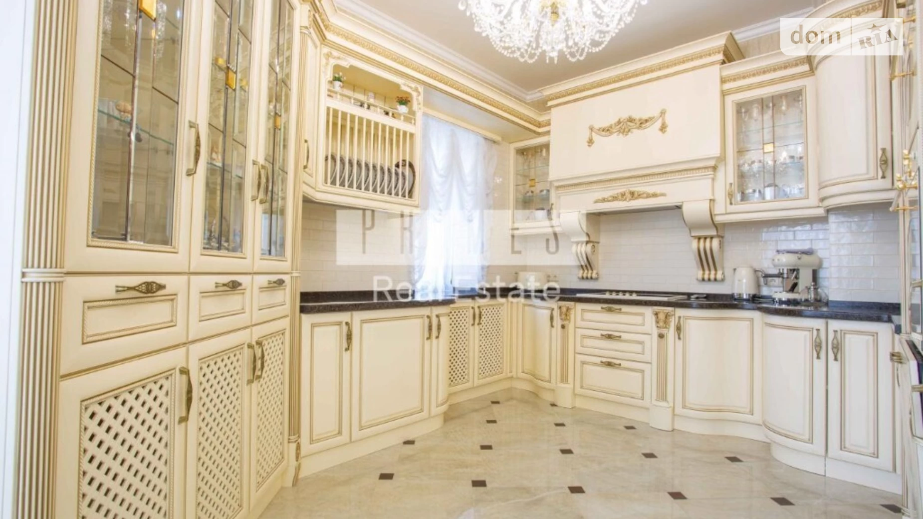 Продается 4-комнатная квартира 185 кв. м в Киеве, ул. Болсуновская, 2