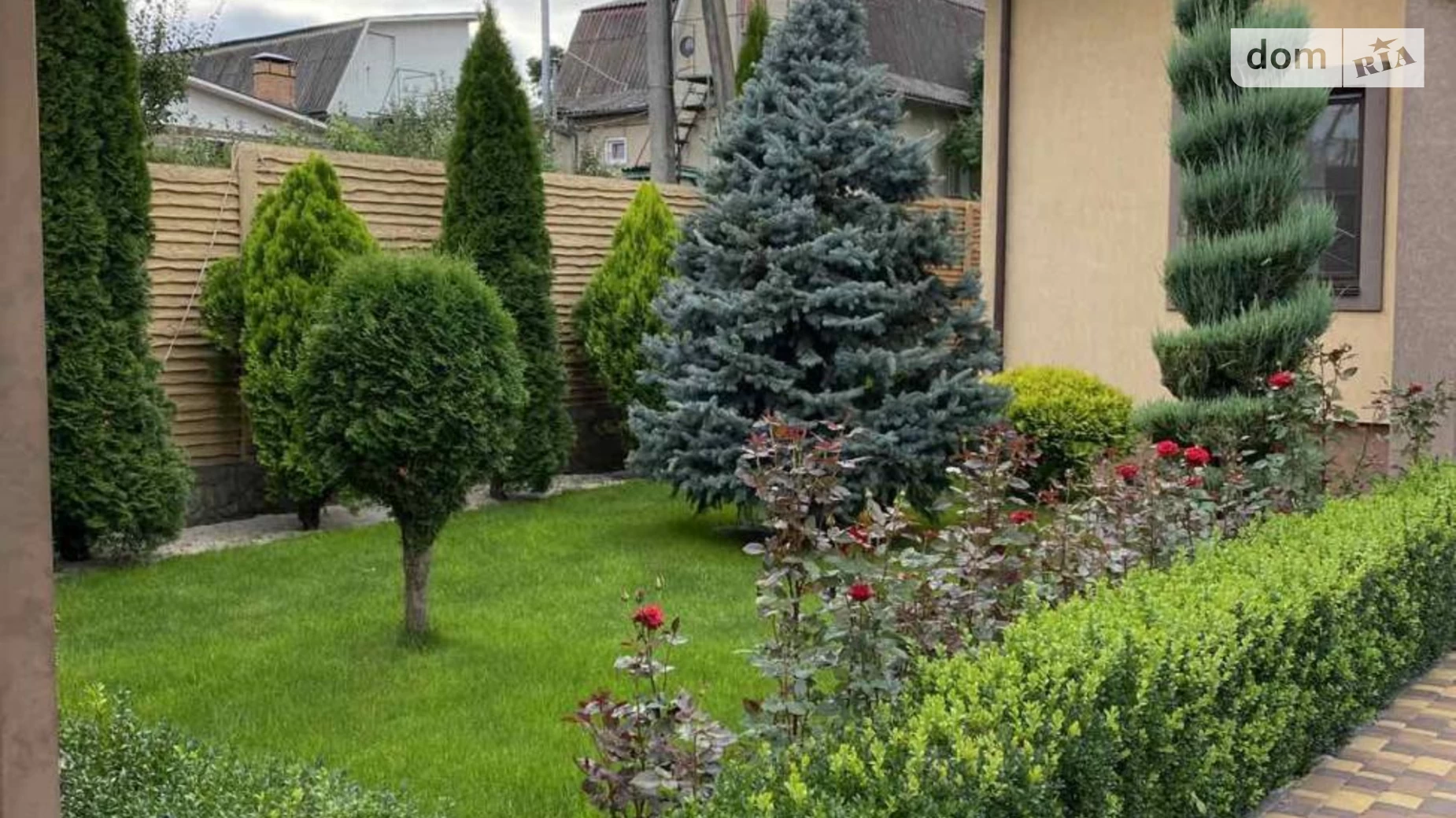 Продается дом на 2 этажа 224 кв. м с камином, цена: 350000 $ - фото 2