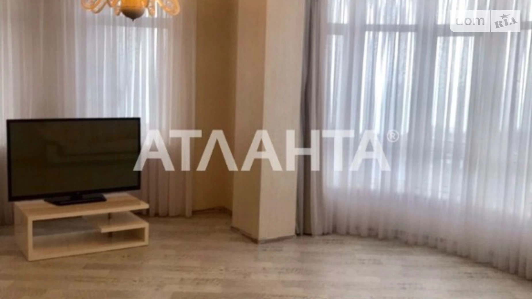 Продається 3-кімнатна квартира 105 кв. м у Одесі, бул. Французький