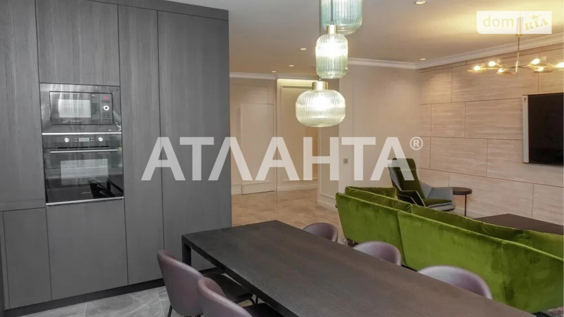 Продається 2-кімнатна квартира 105 кв. м у Одесі, вул. Каманіна, 16А