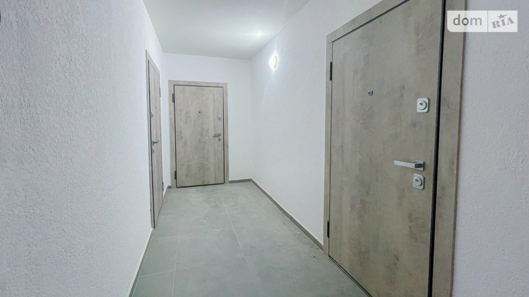 Продается 2-комнатная квартира 57 кв. м в Львове, ул. Михновских Братьев, 18 - фото 2