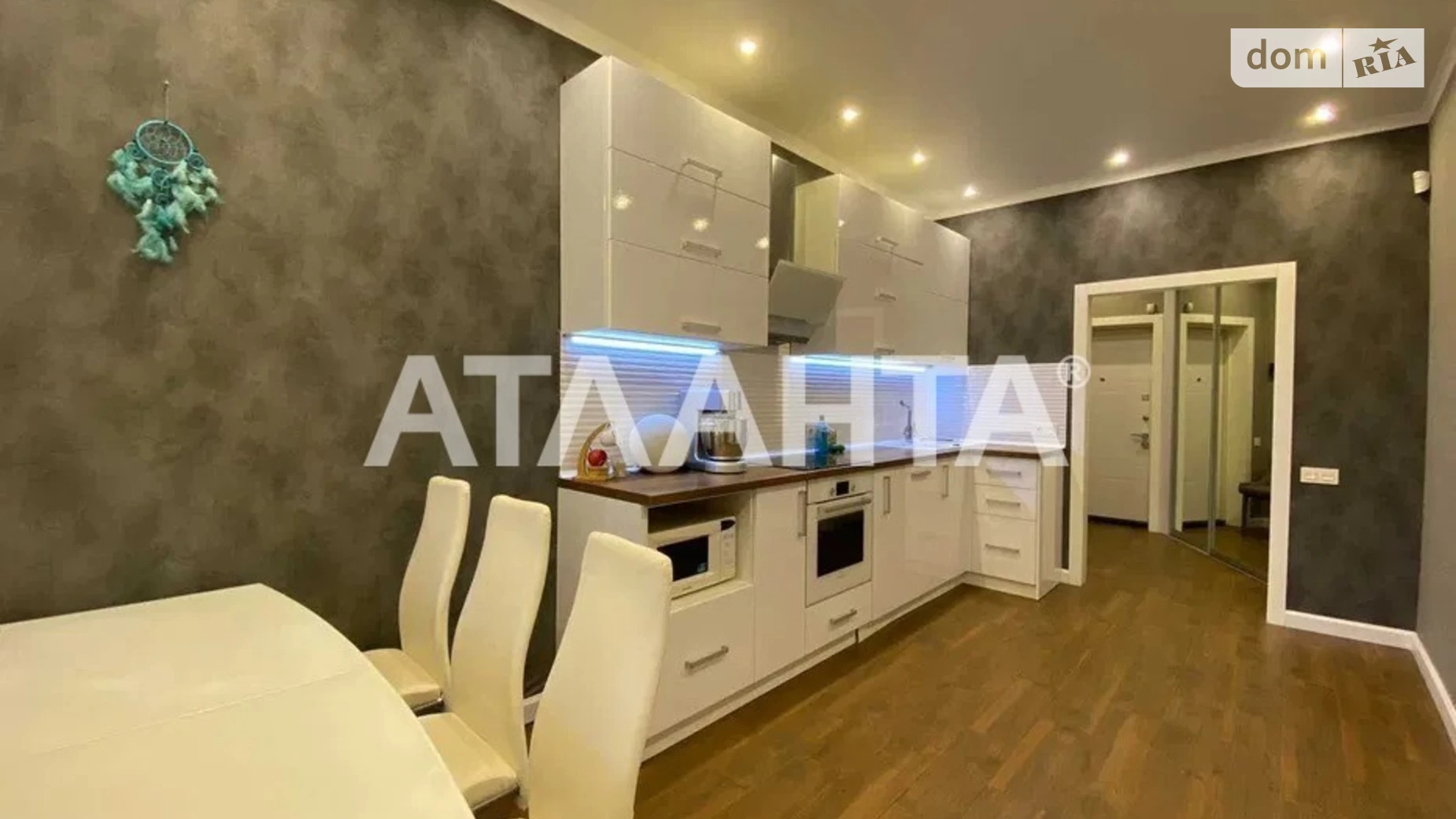 Продается 1-комнатная квартира 60 кв. м в Одессе, ул. Армейская