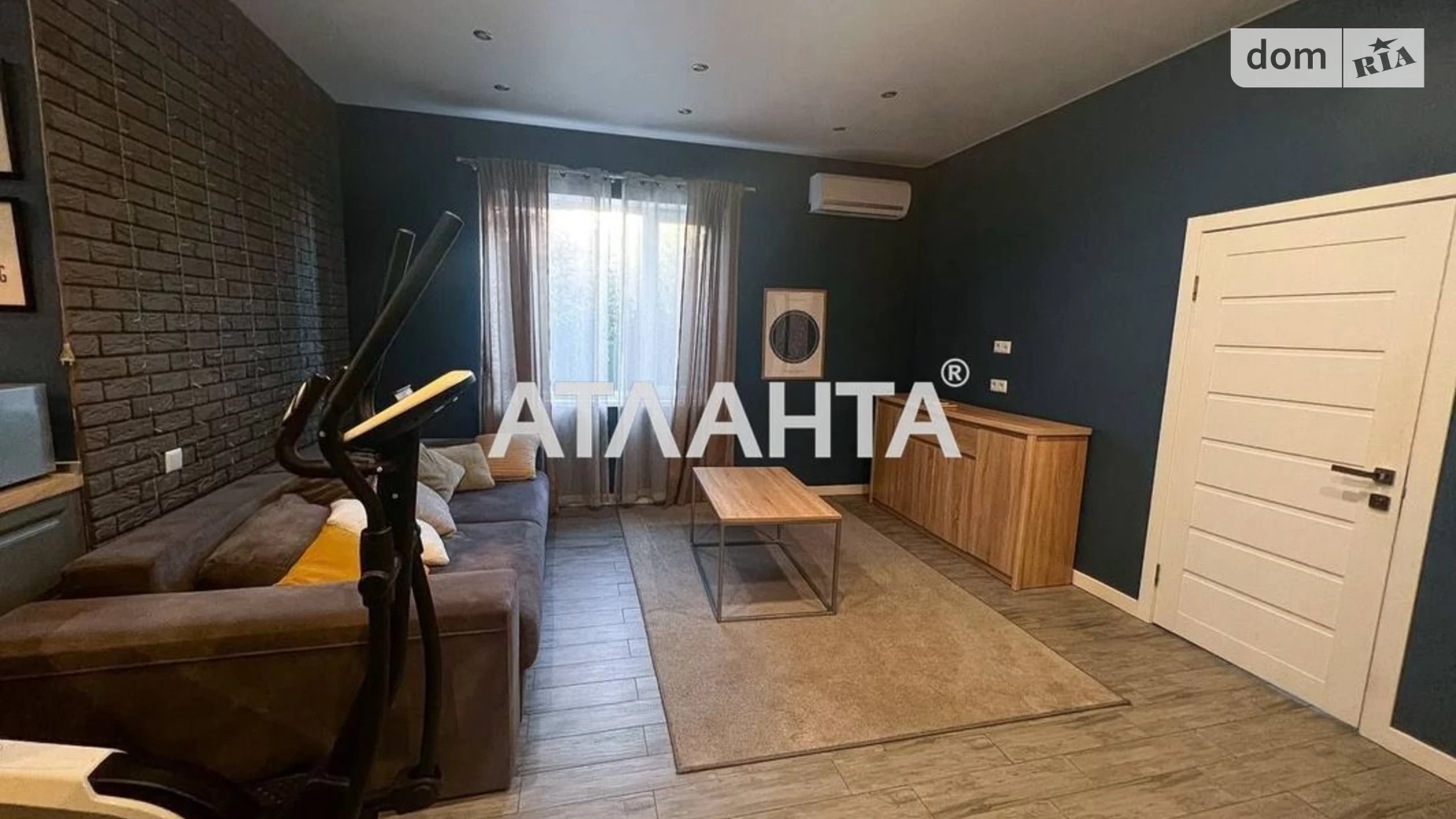Продається 1-кімнатна квартира 50.1 кв. м у Одесі, вул. Світанку