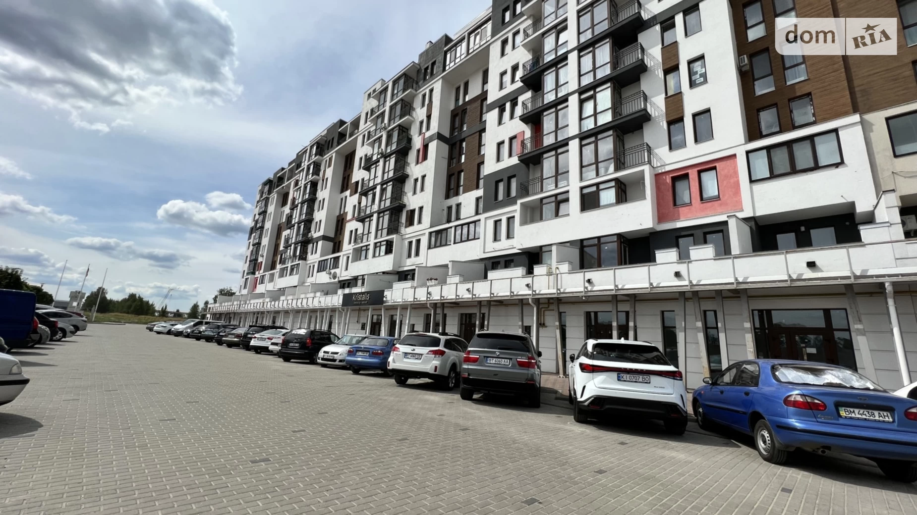 Продается 2-комнатная квартира 71 кв. м в Буче, ул. Амосова, 4