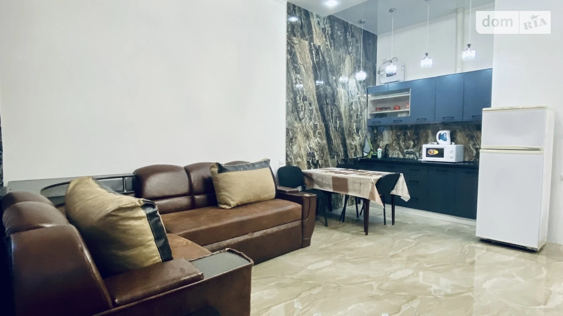 Продается 2-комнатная квартира 79.2 кв. м в Черноморске, ул. Парусная - фото 2