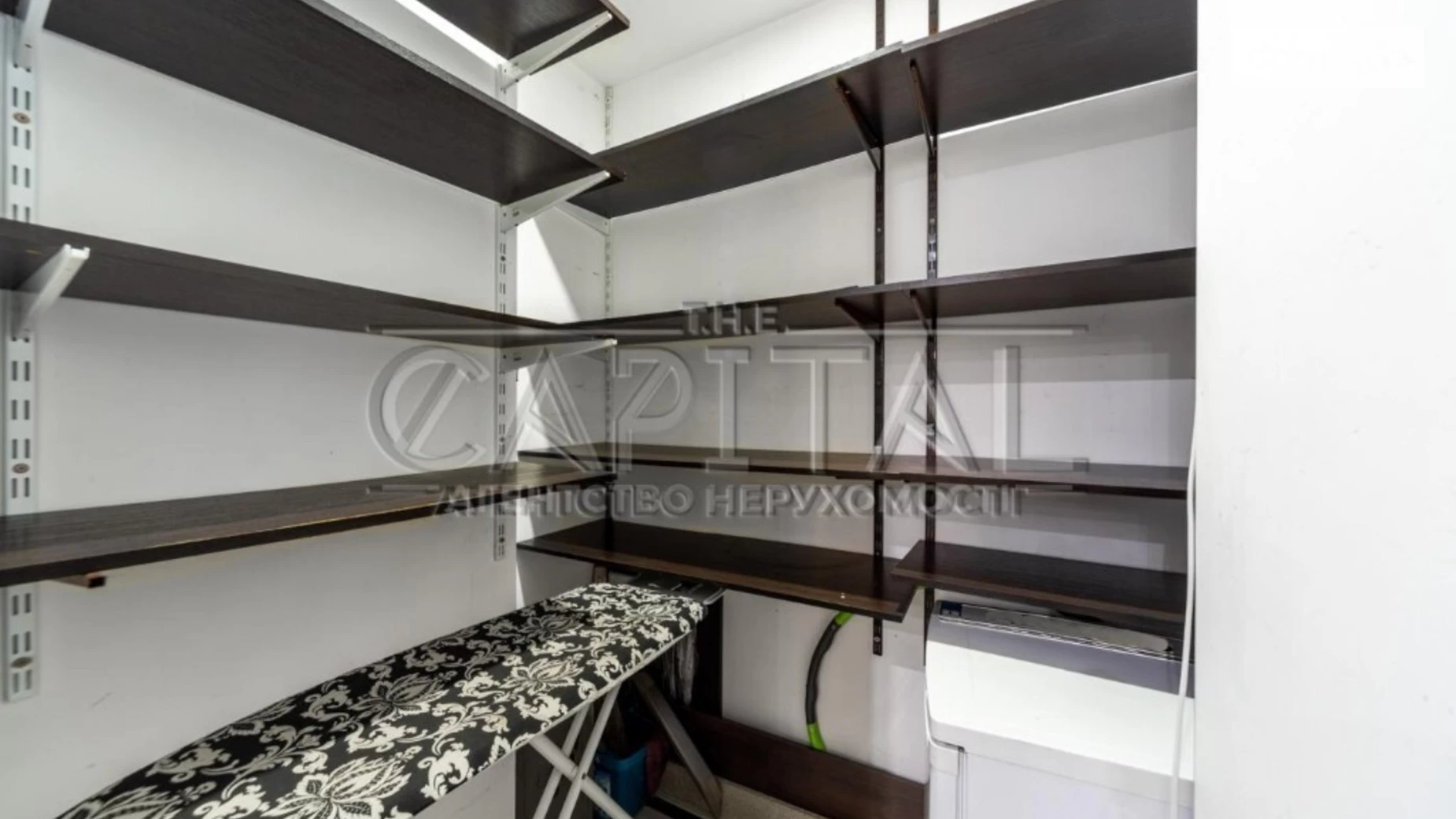 Продается 3-комнатная квартира 76 кв. м в Киеве, ул. Драгоманова, 2Б