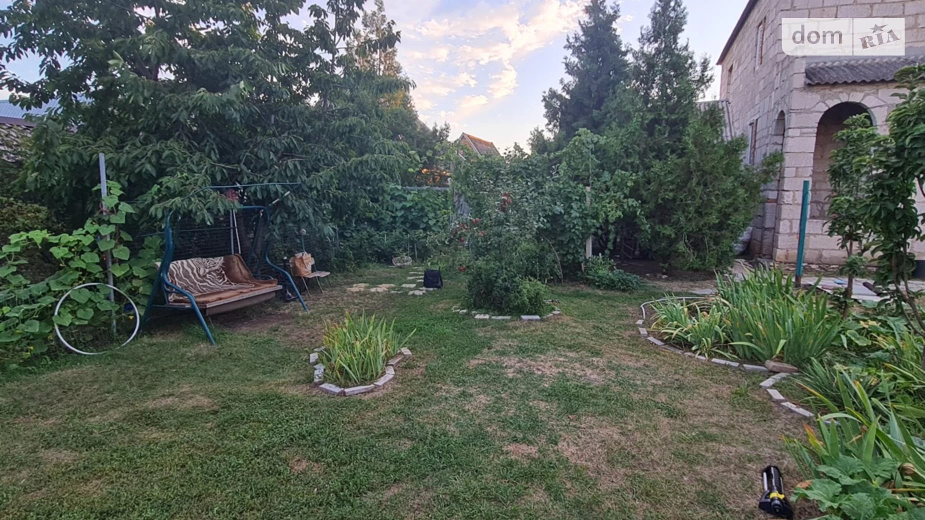 Продается дом на 2 этажа 220 кв. м с беседкой, цена: 43000 $ - фото 2