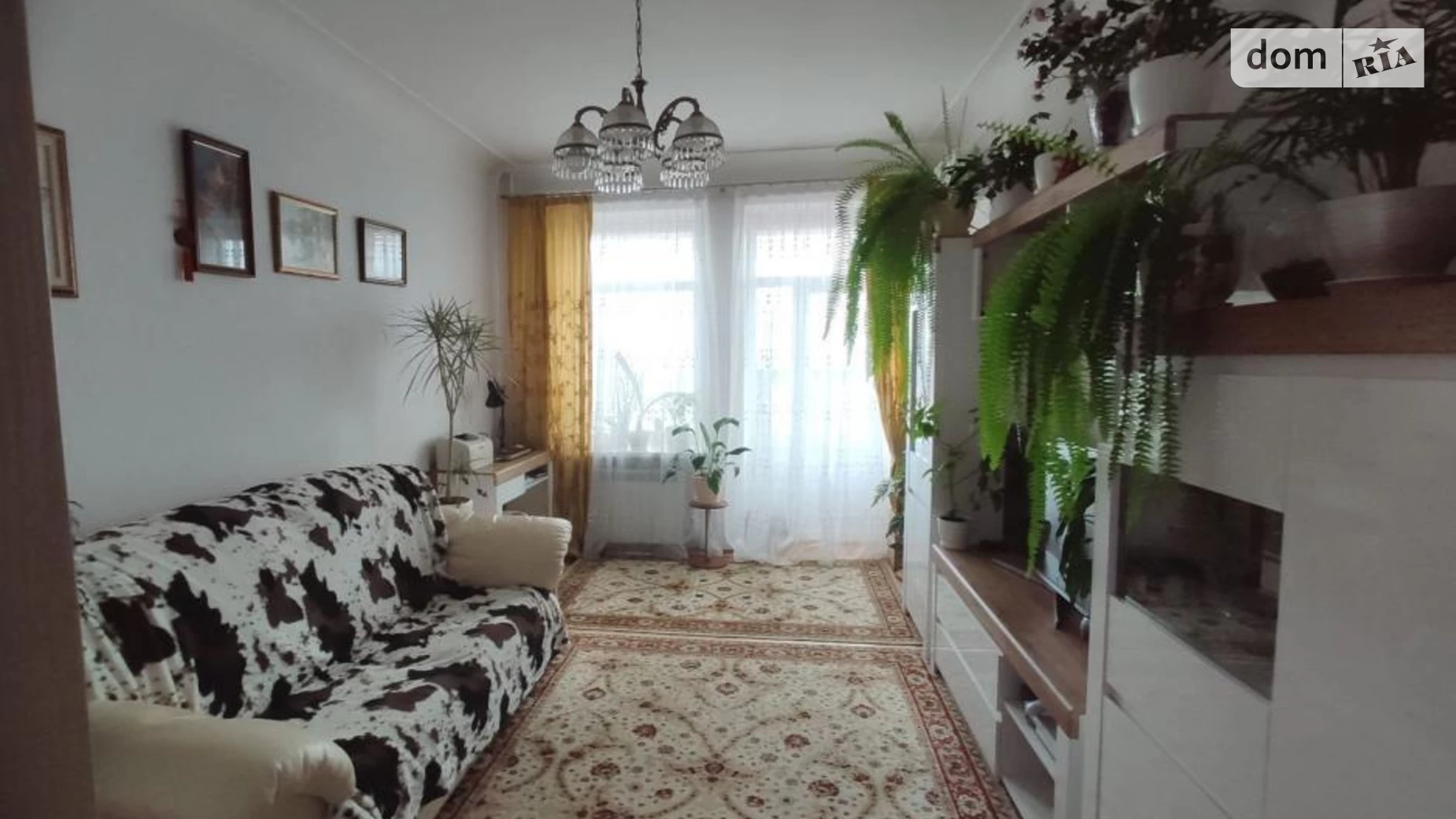 Продается 2-комнатная квартира 53 кв. м в Киеве, ул. Маккейна Джона, 37