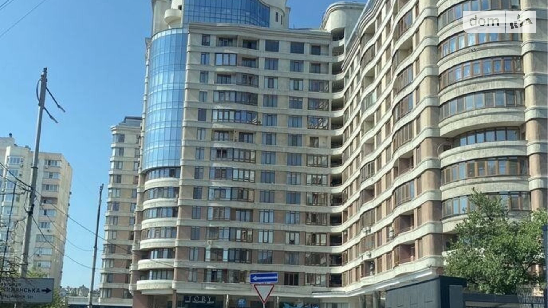 Продается 2-комнатная квартира 67.5 кв. м в Киеве, ул. Жилянская, 59