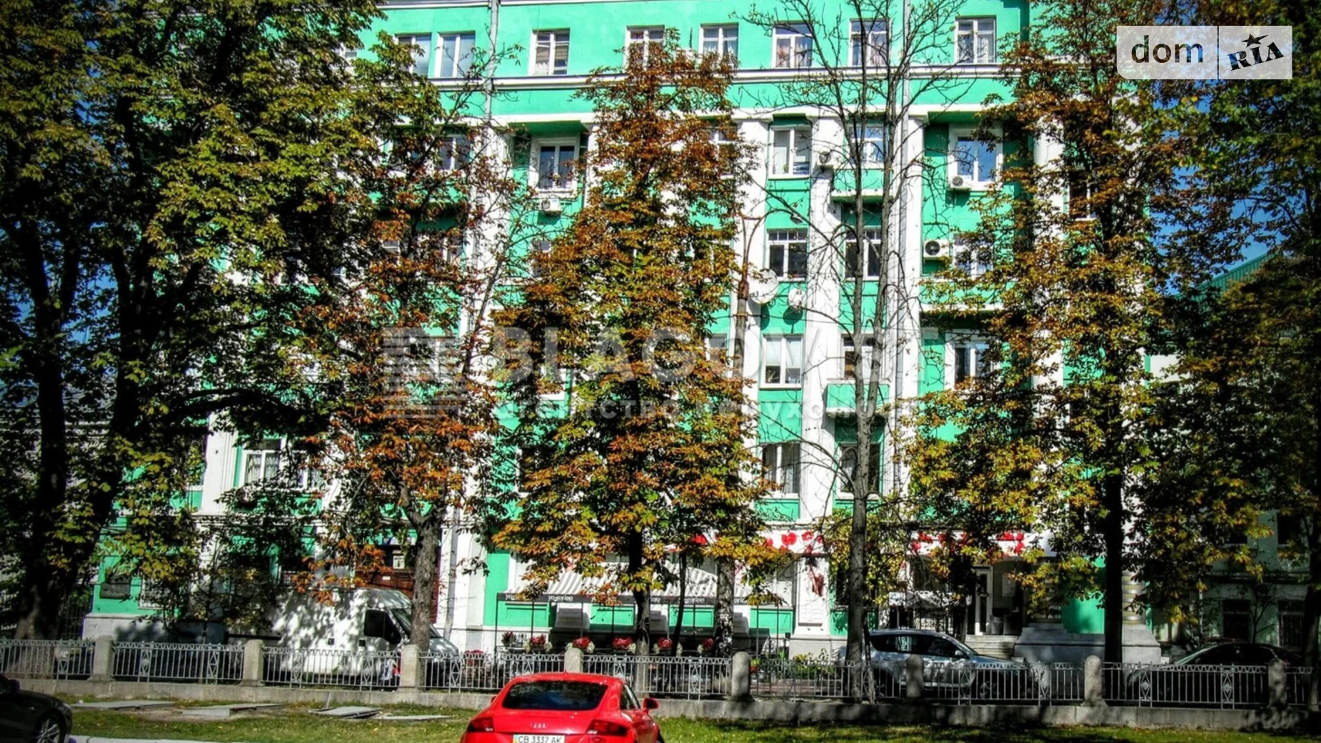 Продается 3-комнатная квартира 81 кв. м в Киеве, ул. Леонтовича, 6А