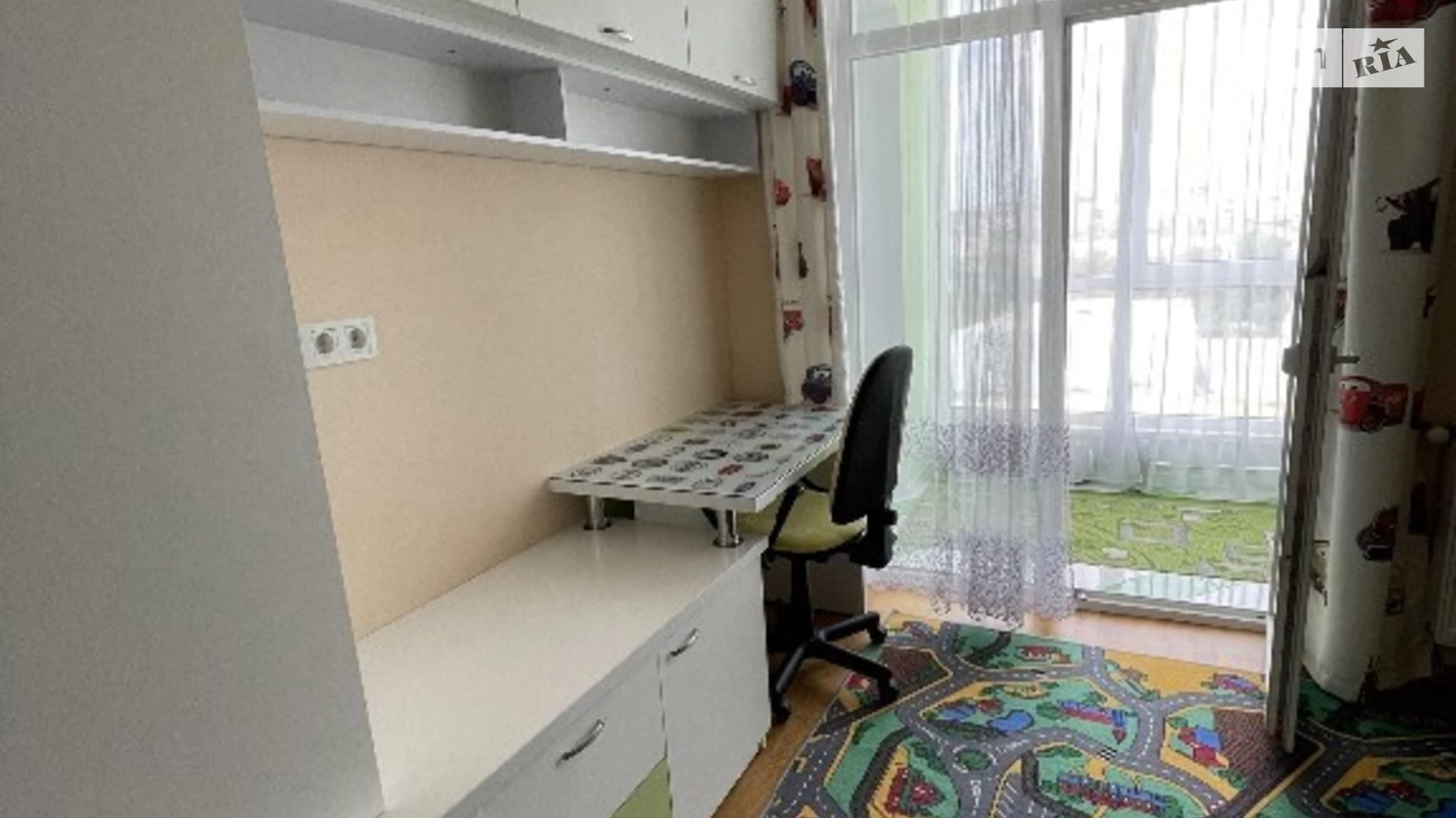 Продается 2-комнатная квартира 65 кв. м в Ивано-Франковске, ул. Целевича Юлиана, 34