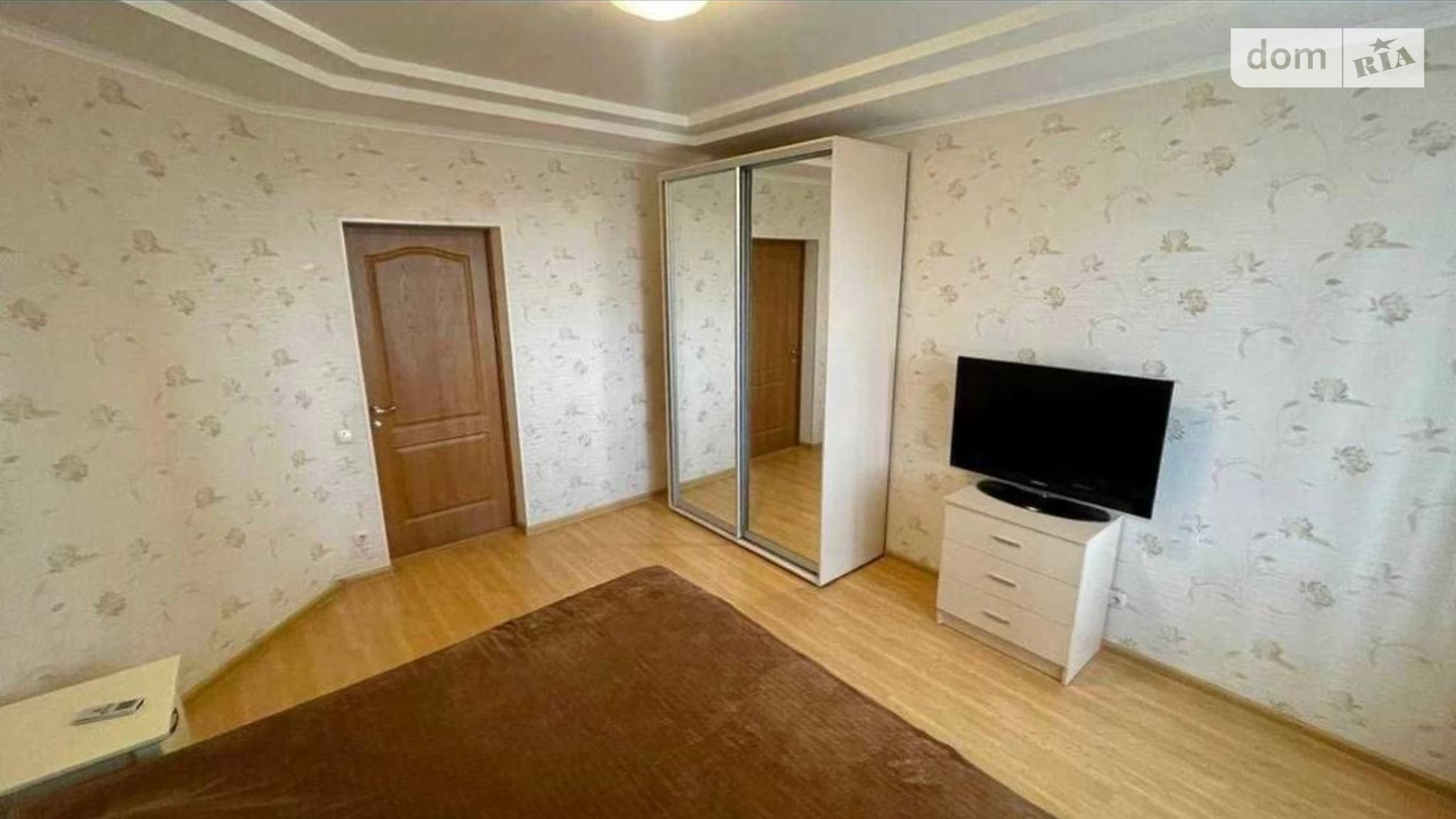 Продається 2-кімнатна квартира 77.8 кв. м у Одесі, вул. Маршала Говорова