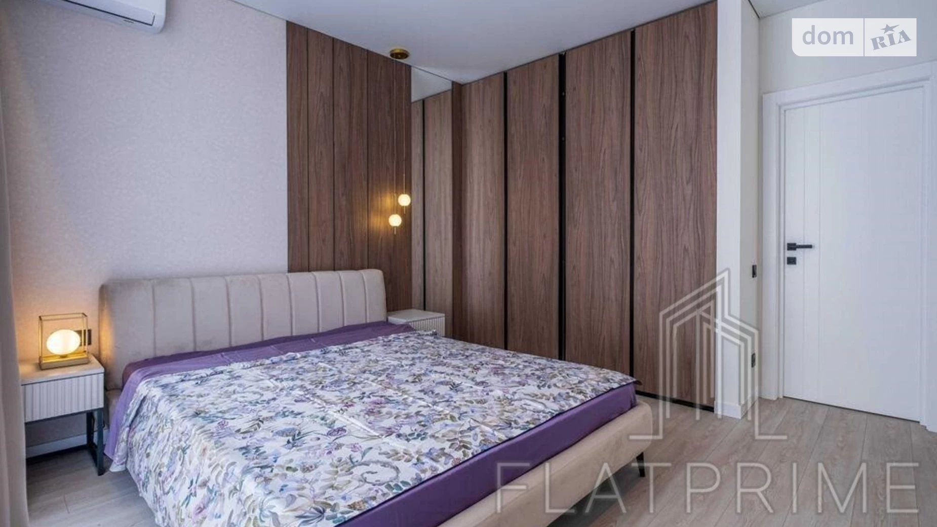 Продается 2-комнатная квартира 60 кв. м в Киеве, ул. Михаила Максимовича, 26В