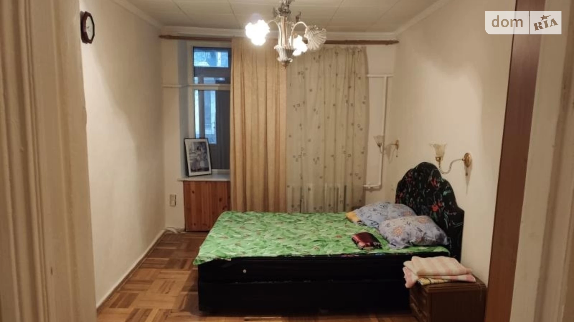 Продается 3-комнатная квартира 95 кв. м в Одессе, ул. Дерибасовская