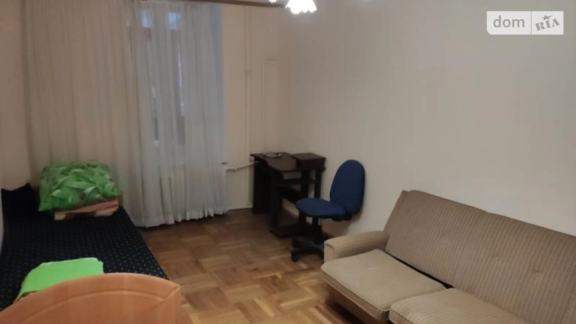 Продается 3-комнатная квартира 95 кв. м в Одессе, ул. Дерибасовская