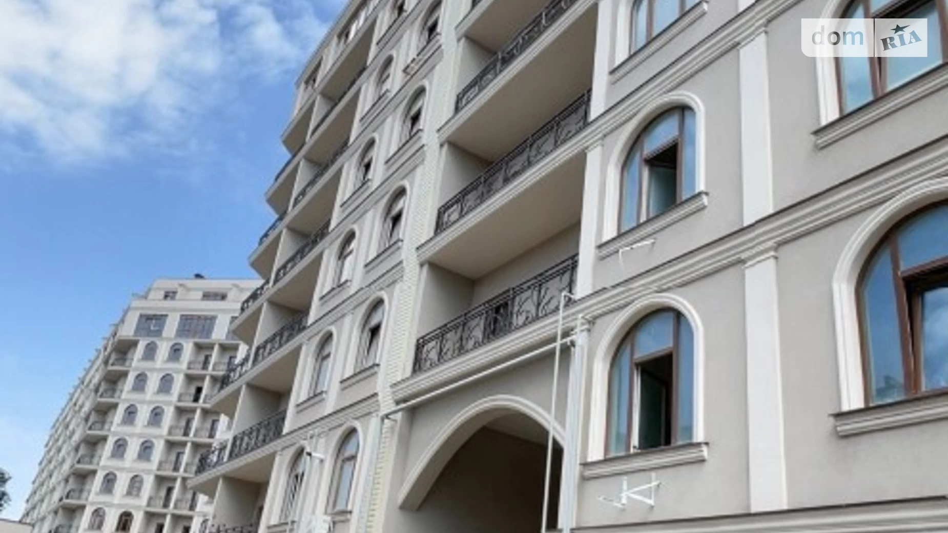 Продается 1-комнатная квартира 45.4 кв. м в Одессе, ул. Дача Ковалевского