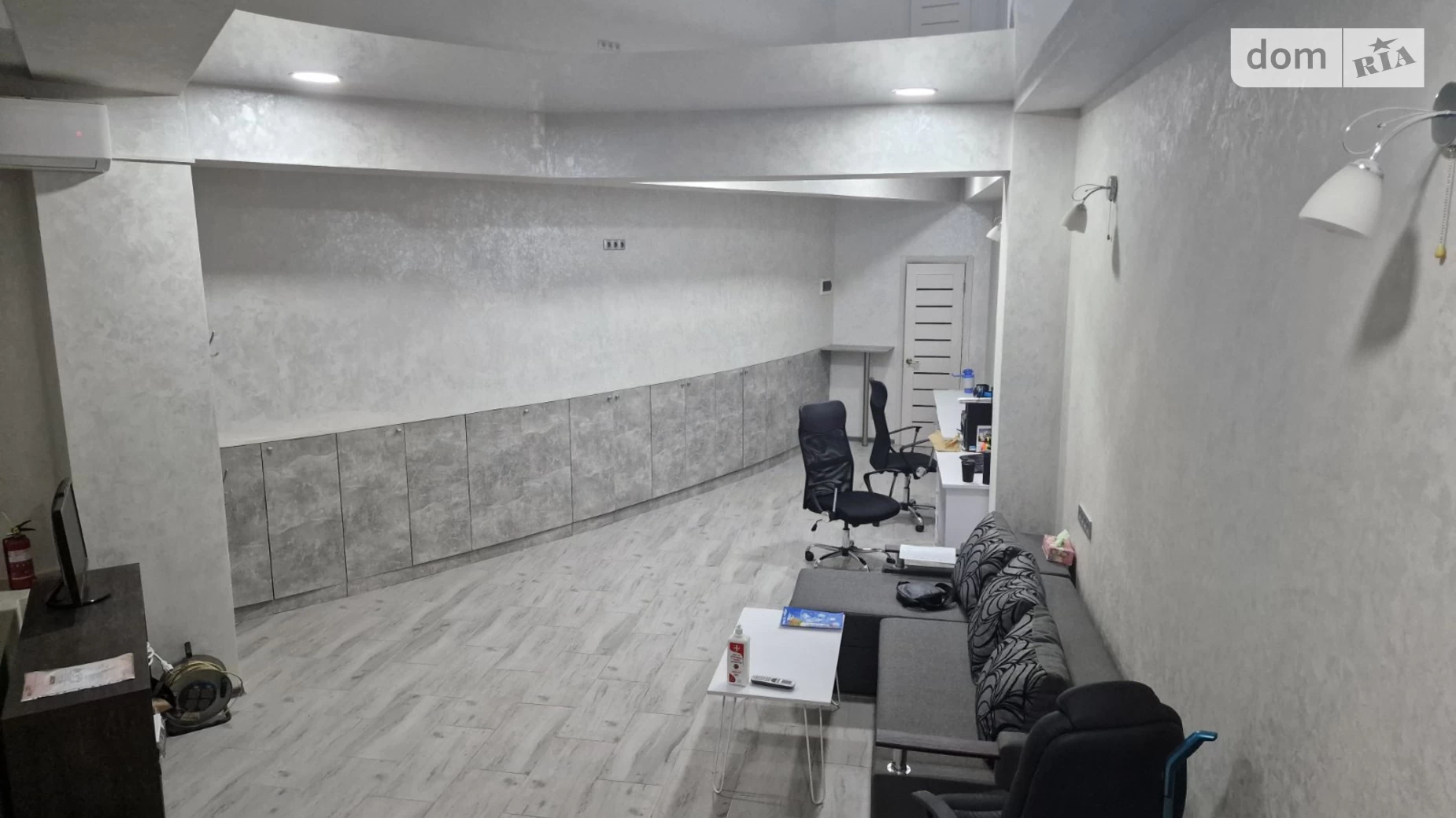 Продается офис 34.6 кв. м в бизнес-центре, цена: 53700 $ - фото 2