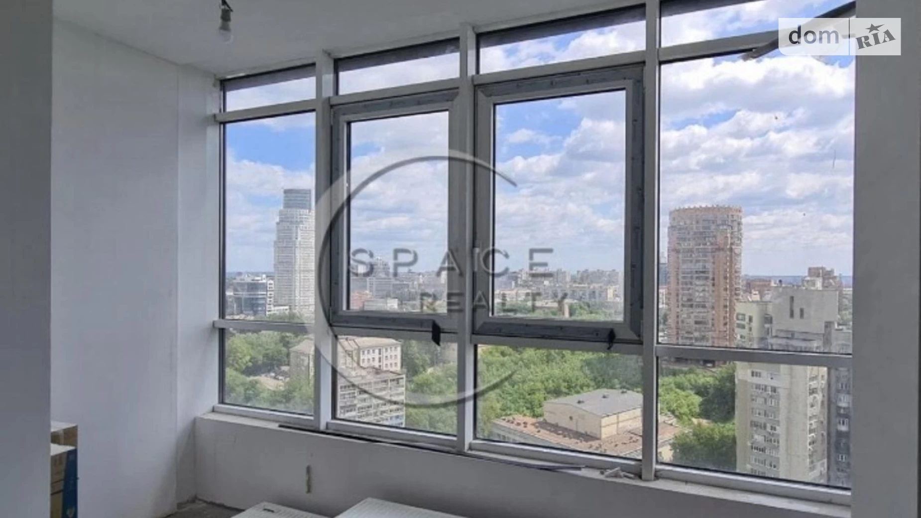 Продается 1-комнатная квартира 60 кв. м в Киеве, бул. Леси Украинки, 7В