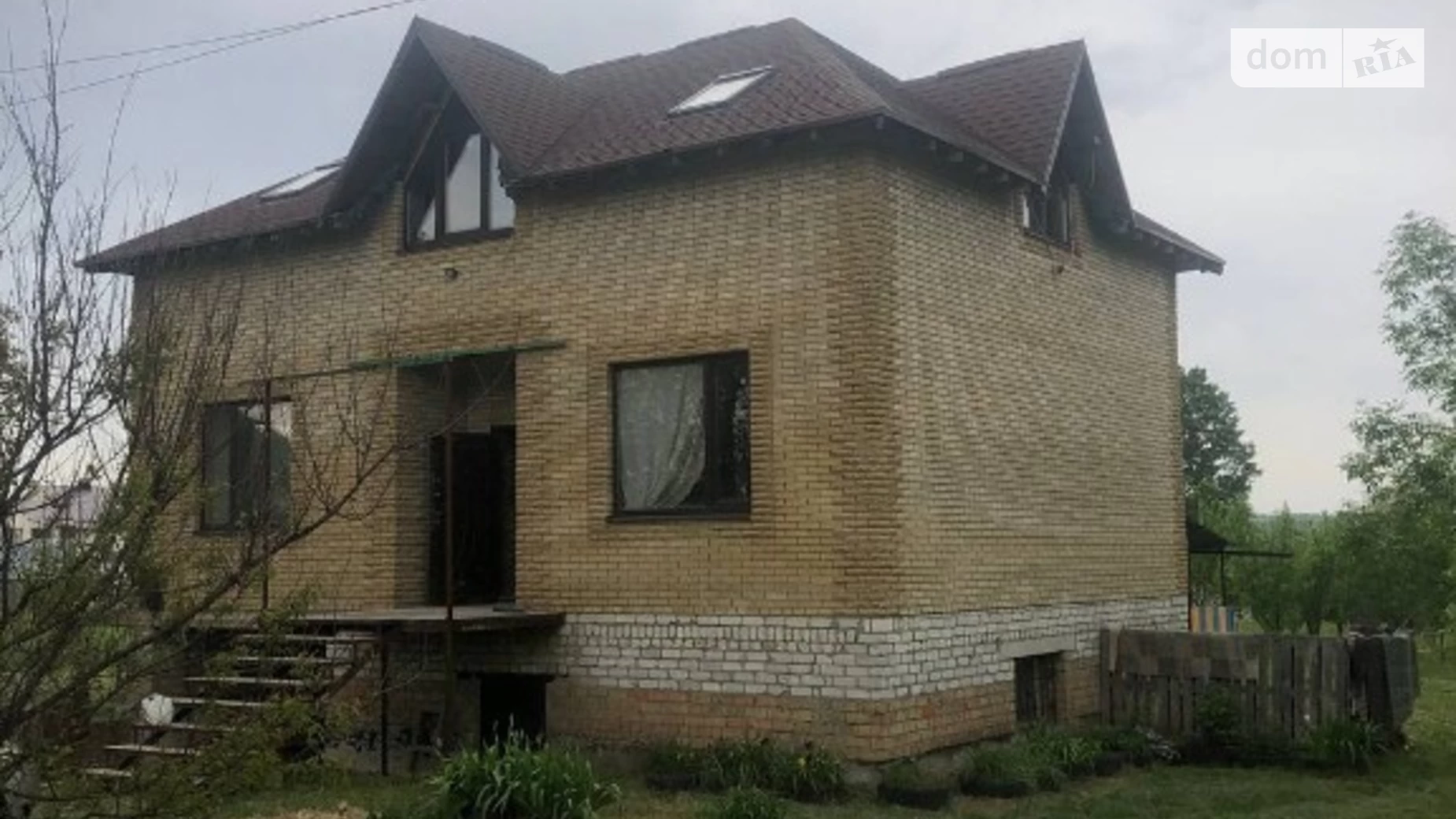 Продається будинок 2 поверховий 250 кв. м з каміном, вул. Гоголя