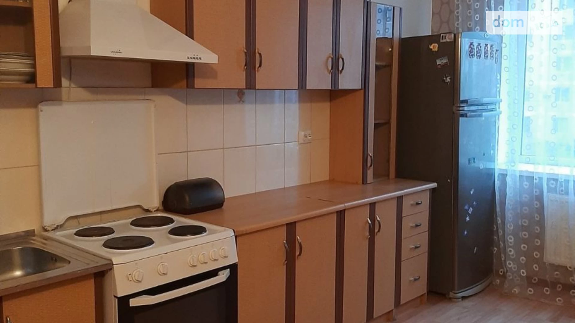 Продается 2-комнатная квартира 88 кв. м в Одессе, ул. Школьная