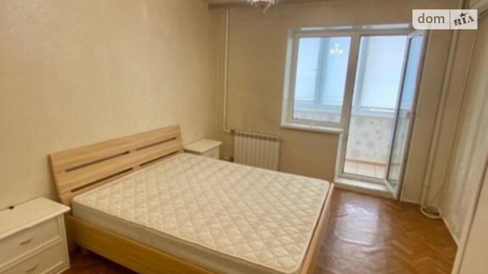 Продается 3-комнатная квартира 70 кв. м в Киеве, ул. Срибнокильская, 22А