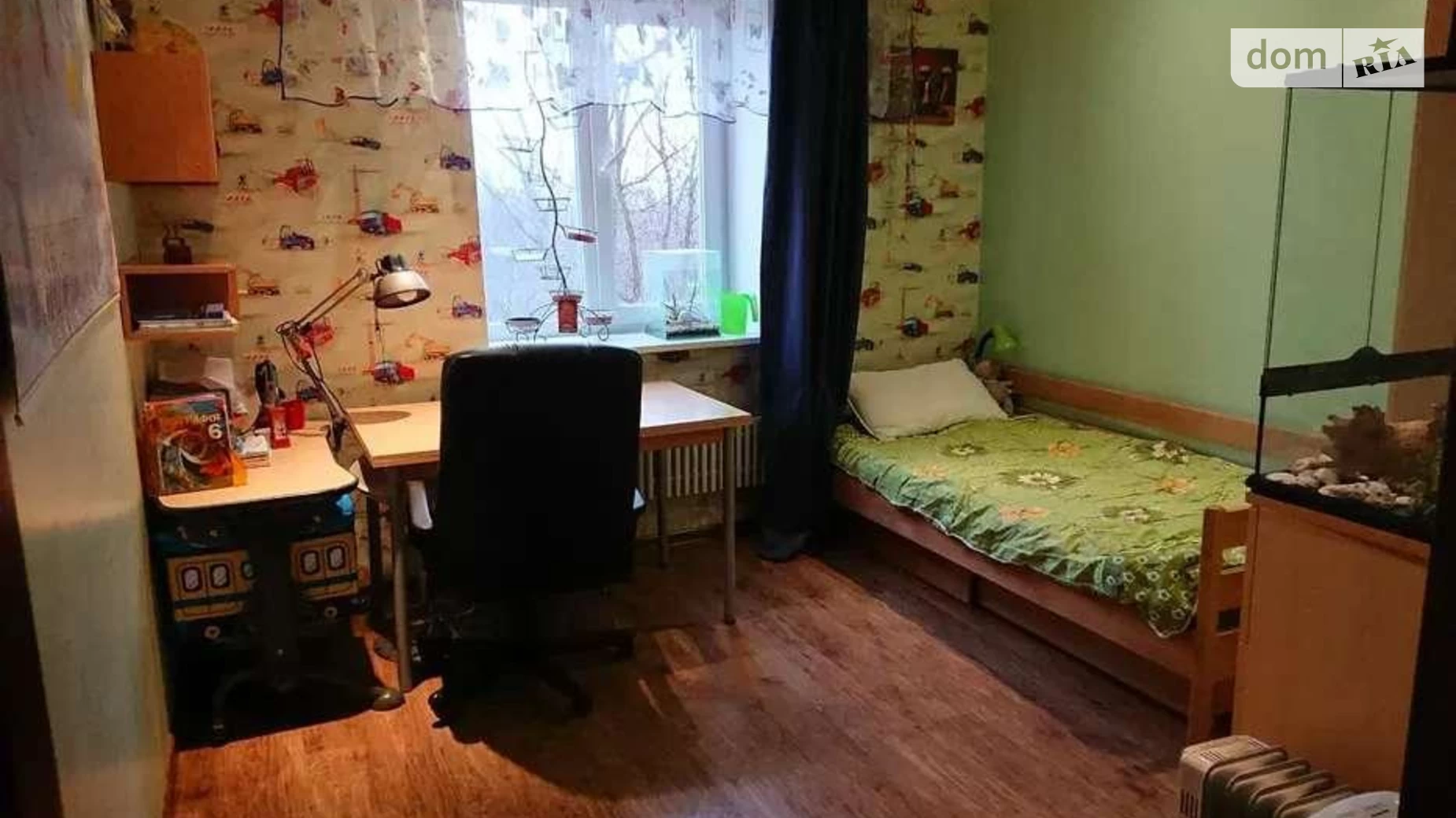 Продается 3-комнатная квартира 65 кв. м в Харькове, просп. Академика Курчатова, 28