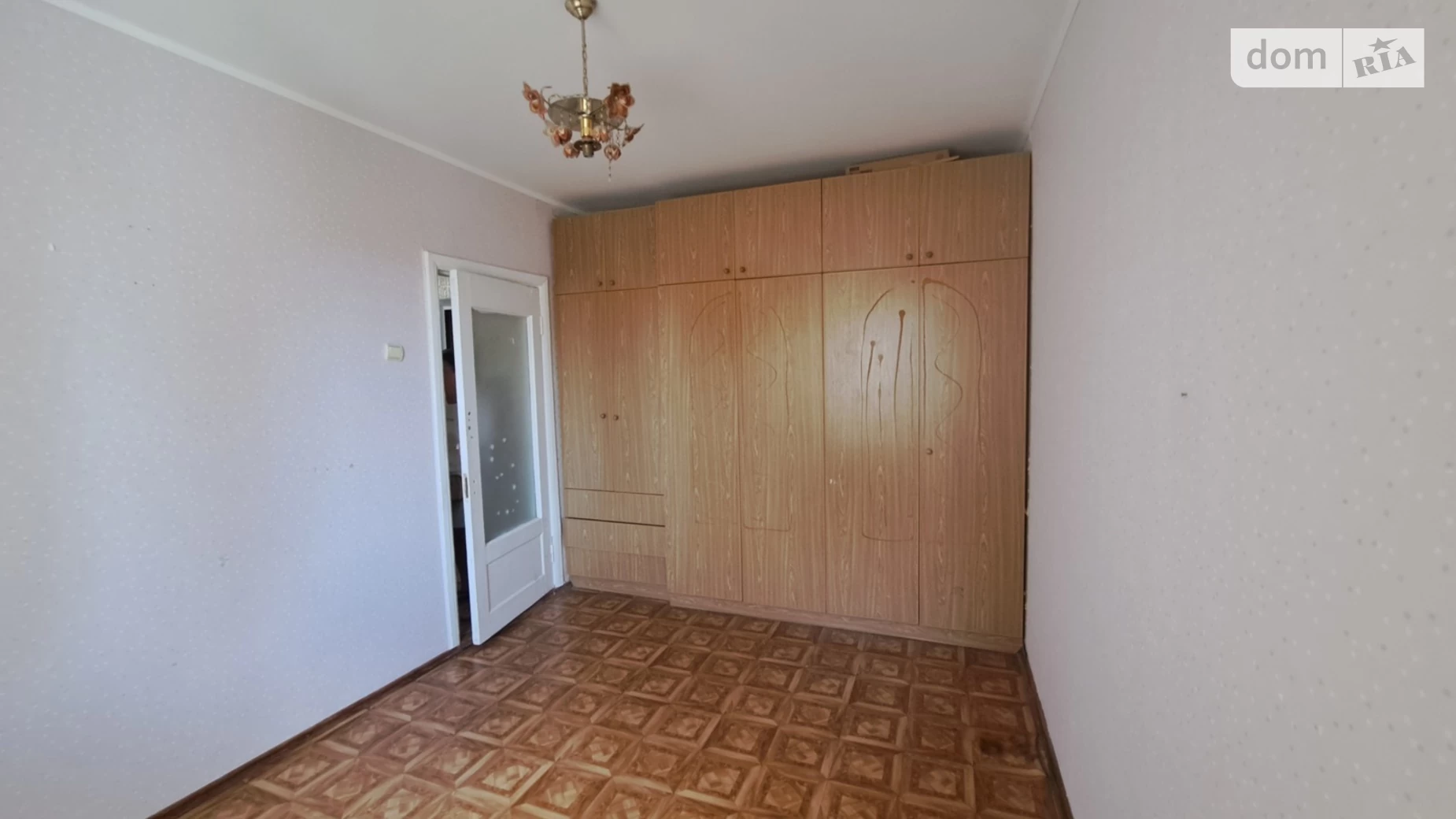 Продається 2-кімнатна квартира 52 кв. м у Одесі, вул. Івана і Юрія Лип, 74В