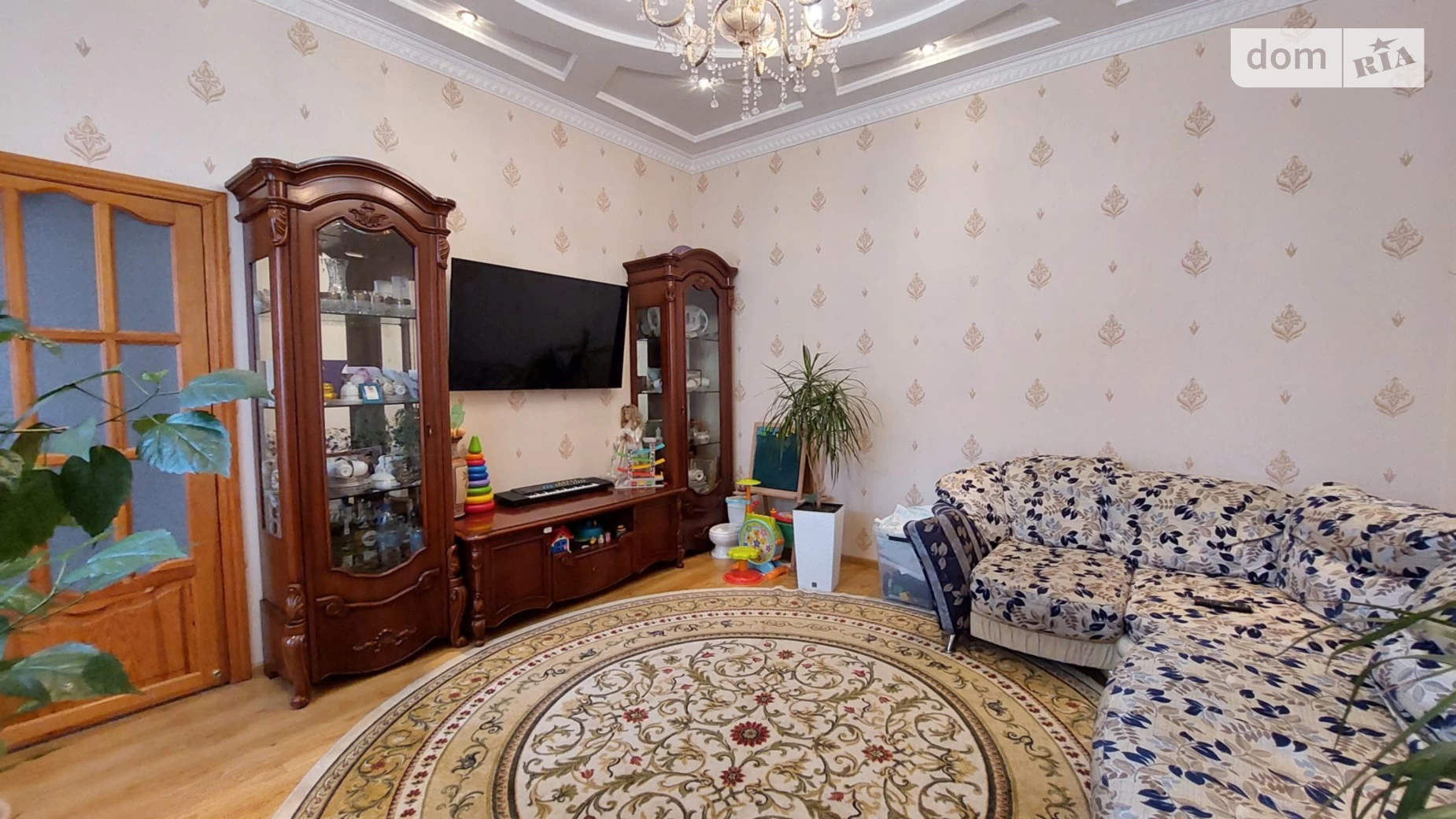 Продається 3-кімнатна квартира 65 кв. м у Одесі, вул. Гімназична
