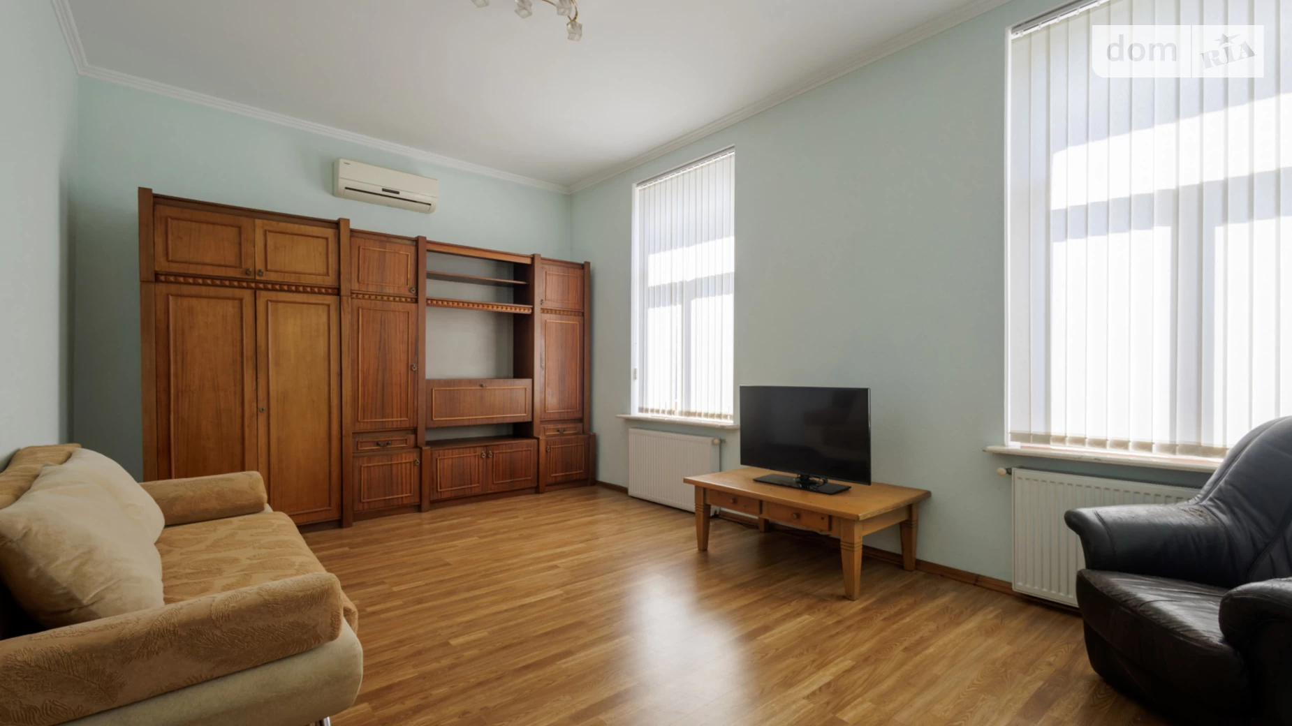 Продається 3-кімнатна квартира 116 кв. м у Чернівцях, вул. Хотинська