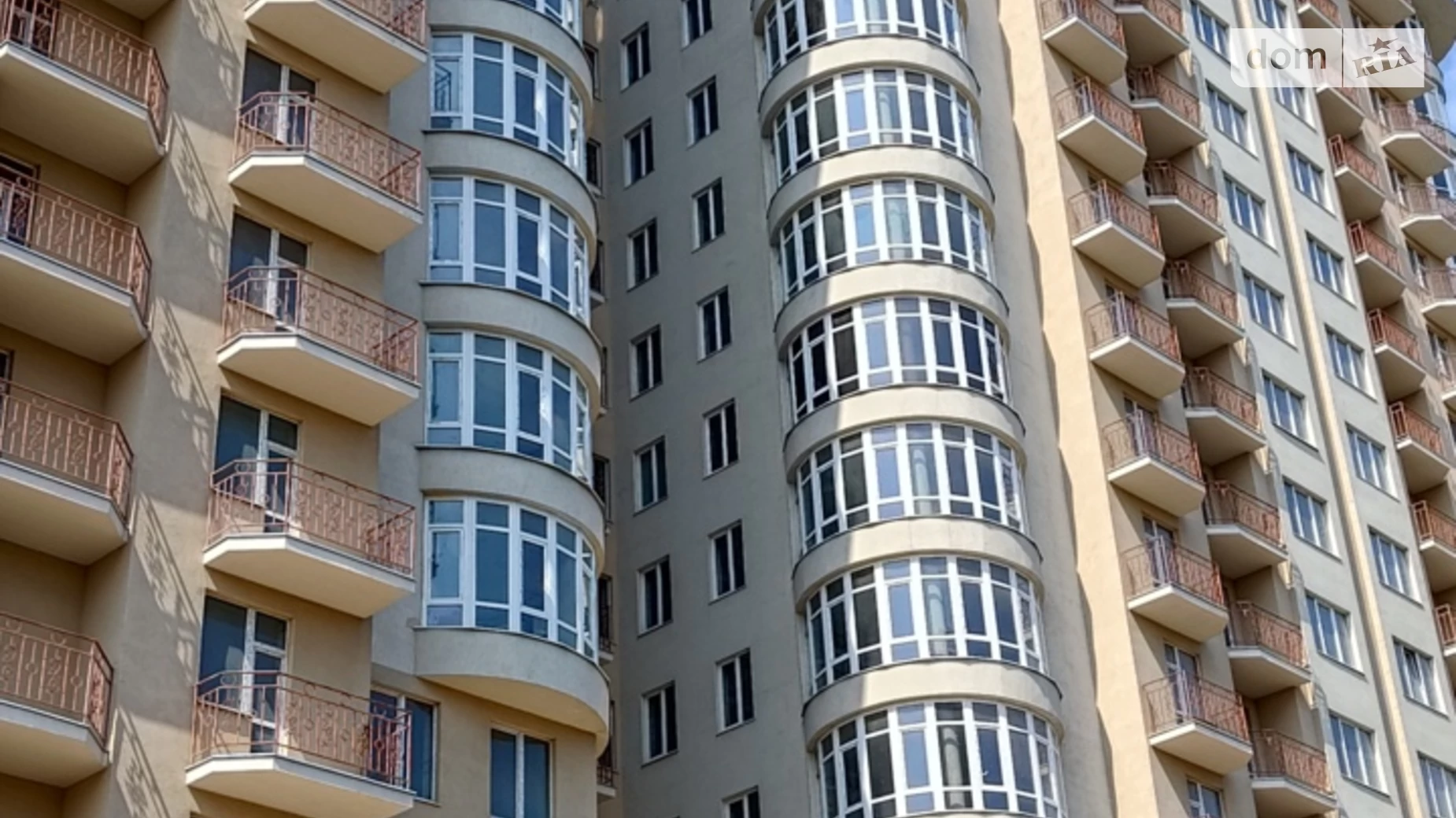 Продается 2-комнатная квартира 83 кв. м в Одессе