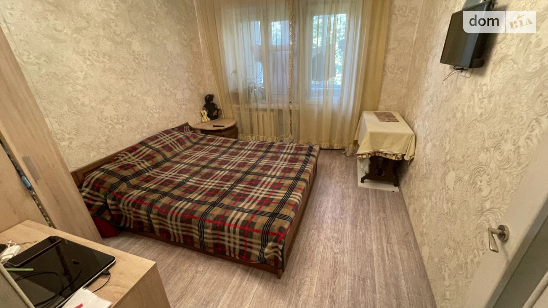 Продается 3-комнатная квартира 56 кв. м в Черноморске, ул. Данченко