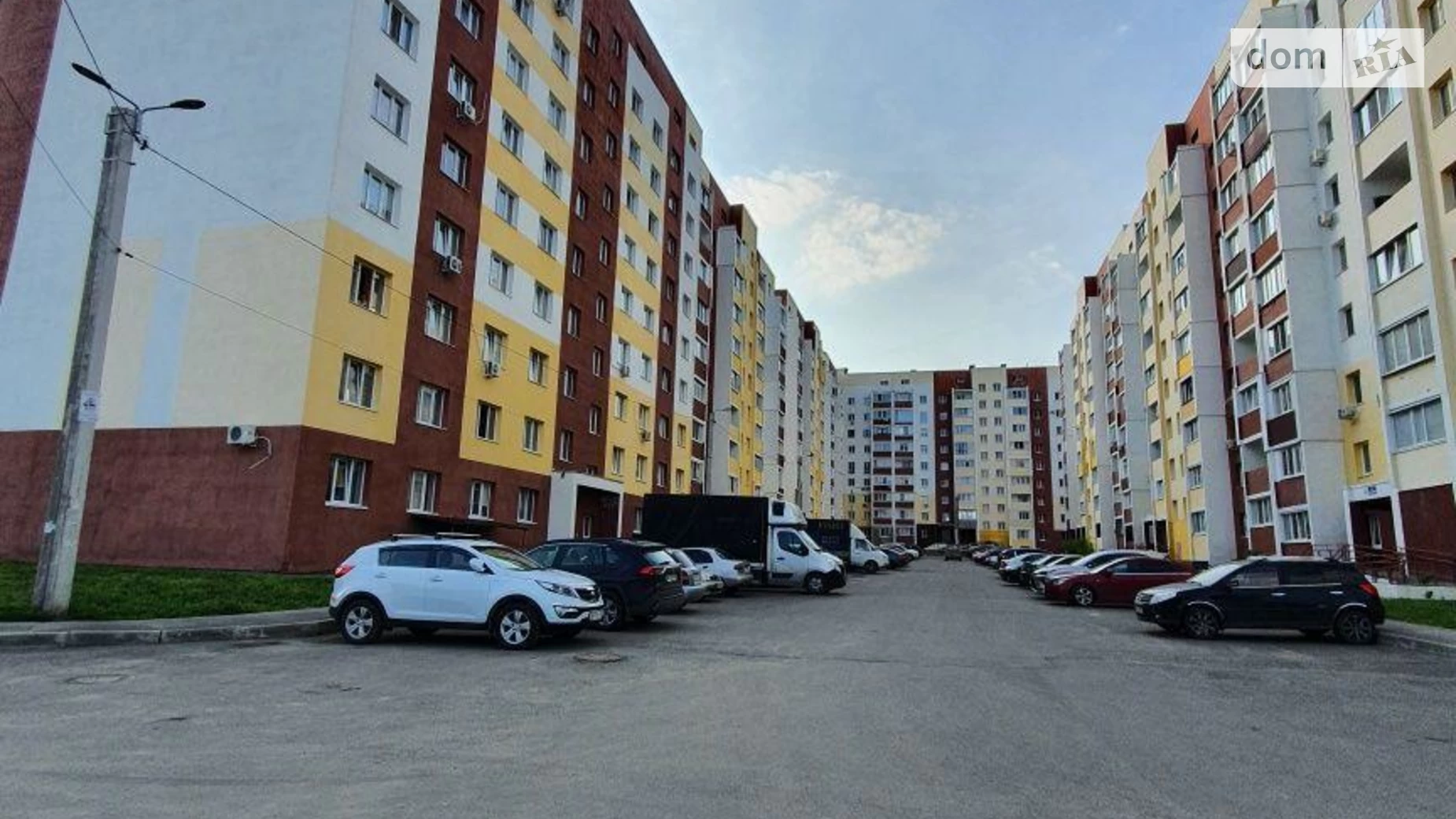 Продается 2-комнатная квартира 52 кв. м в Харькове, ул. Драгоманова, 6В