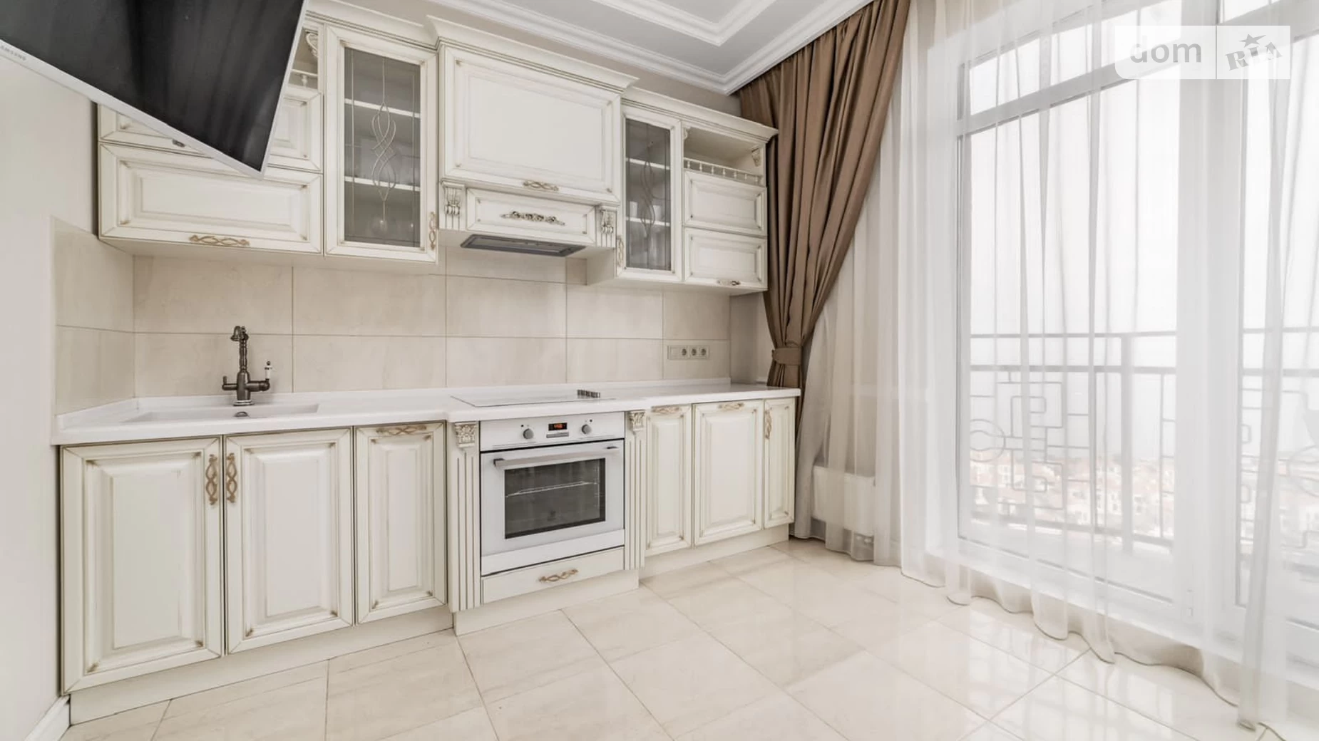 Продается 1-комнатная квартира 52 кв. м в Одессе, бул. Французский, 60Б