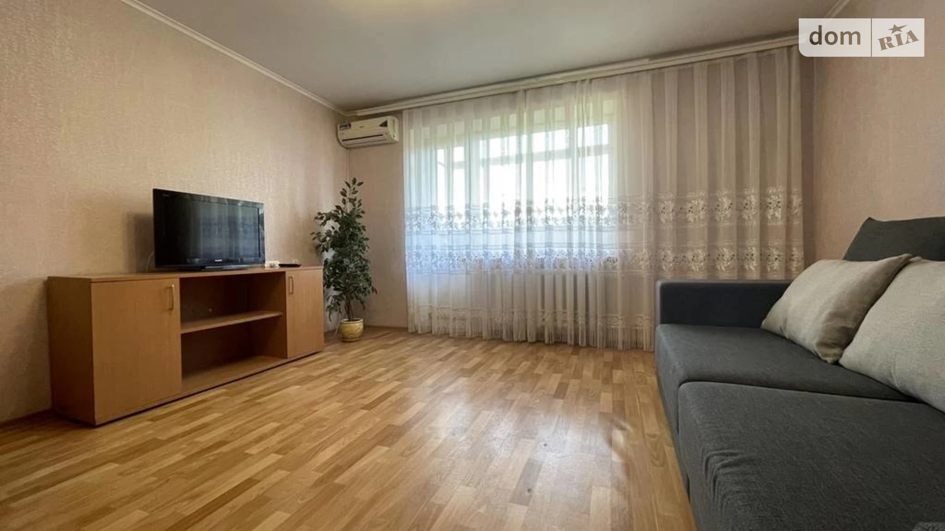 Продается 3-комнатная квартира 66.4 кв. м в Одессе, ул. Гераневая, 2