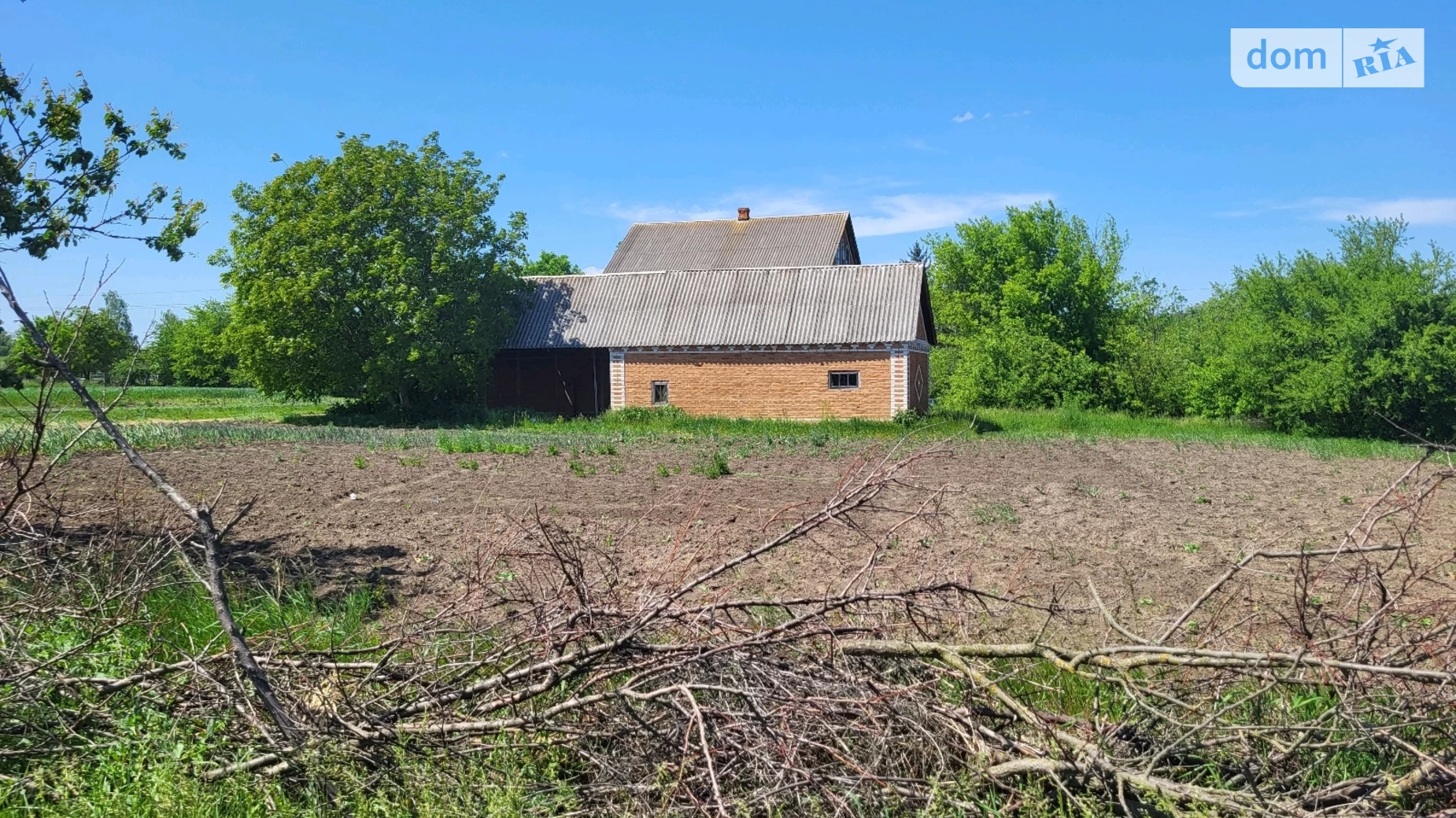 Продається будинок 2 поверховий 200 кв. м з каміном, вул. Базарна, 10