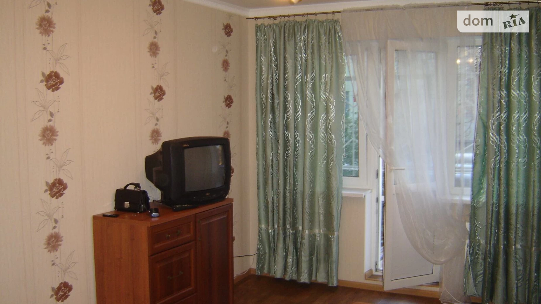 Продається 3-кімнатна квартира 59 кв. м у Одесі, вул. Космонавтів