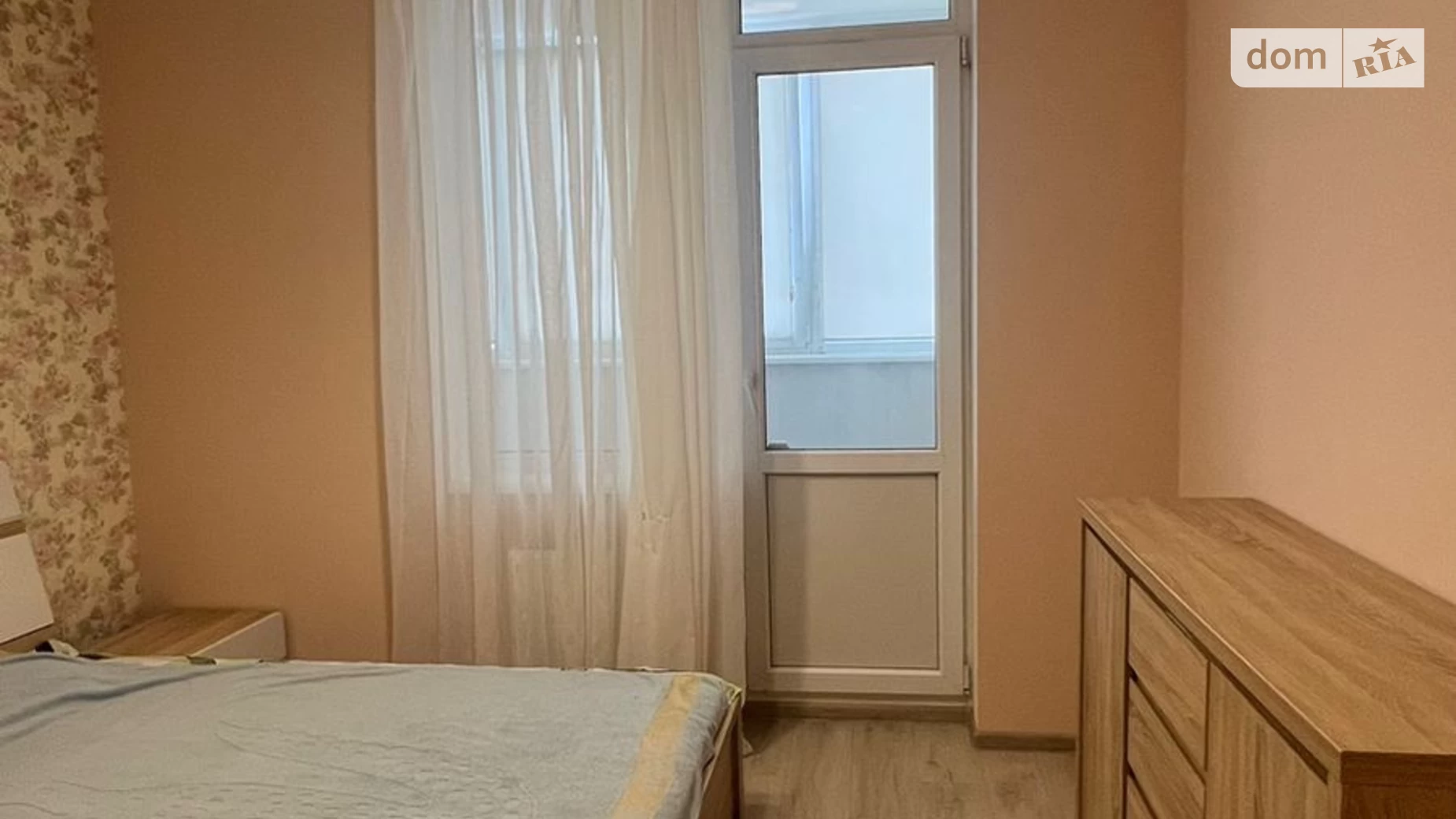 Продается 1-комнатная квартира 40 кв. м в Одессе, просп. Небесной Сотни, 100