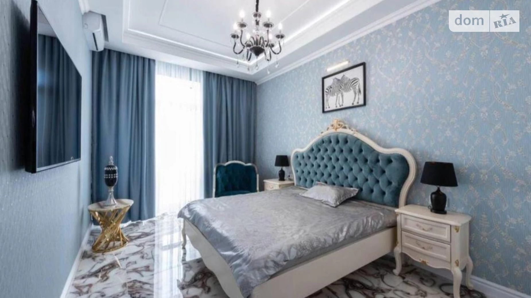 Продается 1-комнатная квартира 70 кв. м в Киеве, ул. Коновальца Евгения, 34А