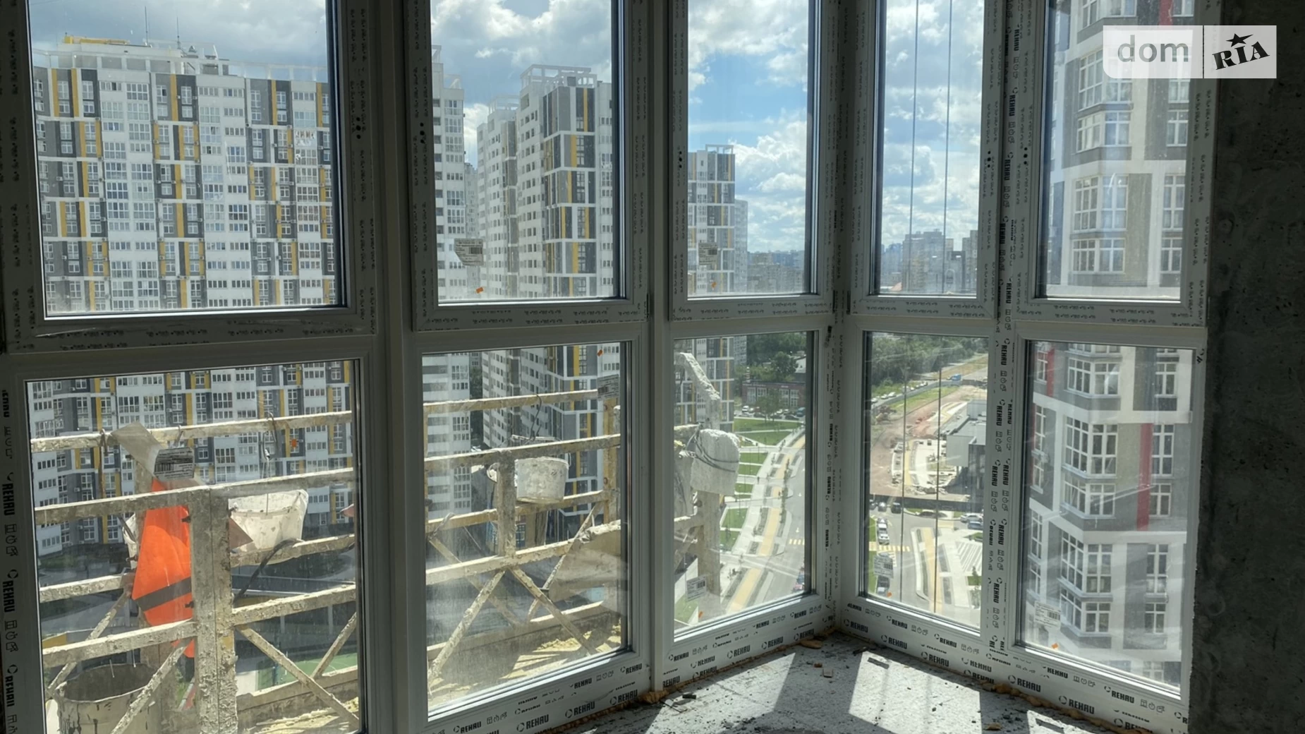 Продается 3-комнатная квартира 100 кв. м в Киеве, ул. Евгения Маланюка(Сагайдака) - фото 2