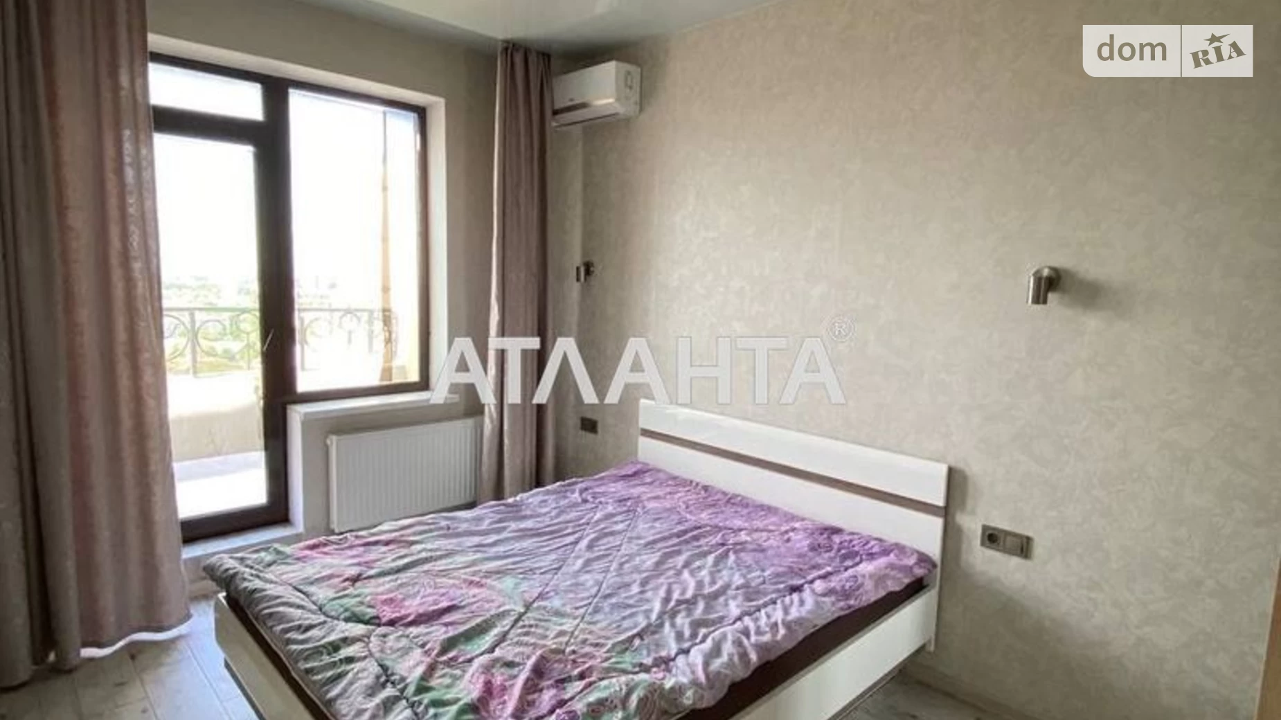 Продается 1-комнатная квартира 42.5 кв. м в Одессе, ул. Педагогическая, 23Б