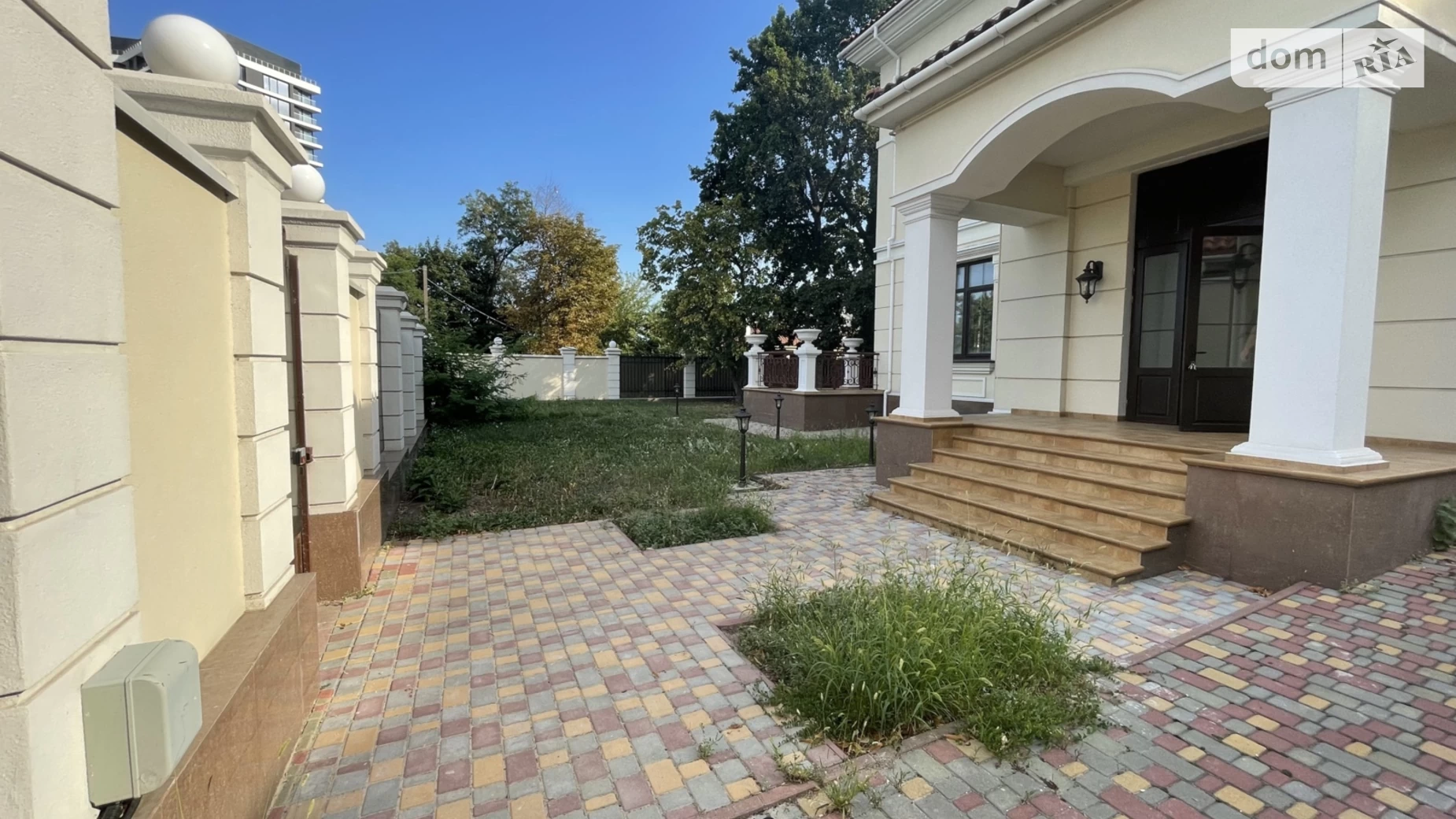 Продается дом на 3 этажа 622 кв. м с участком, цена: 2700000 $ - фото 2