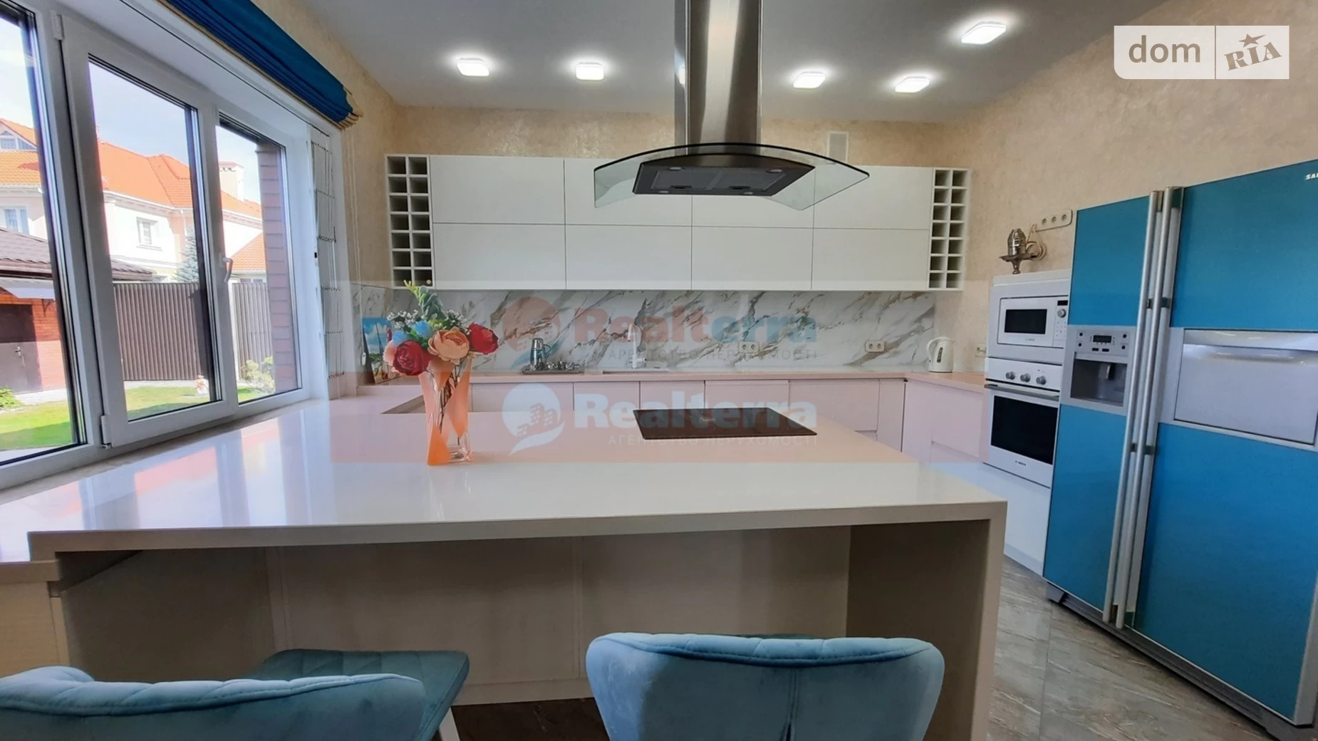 Сдается в аренду дом на 2 этажа 299.4 кв. м с верандой, цена: 2000 $ - фото 2