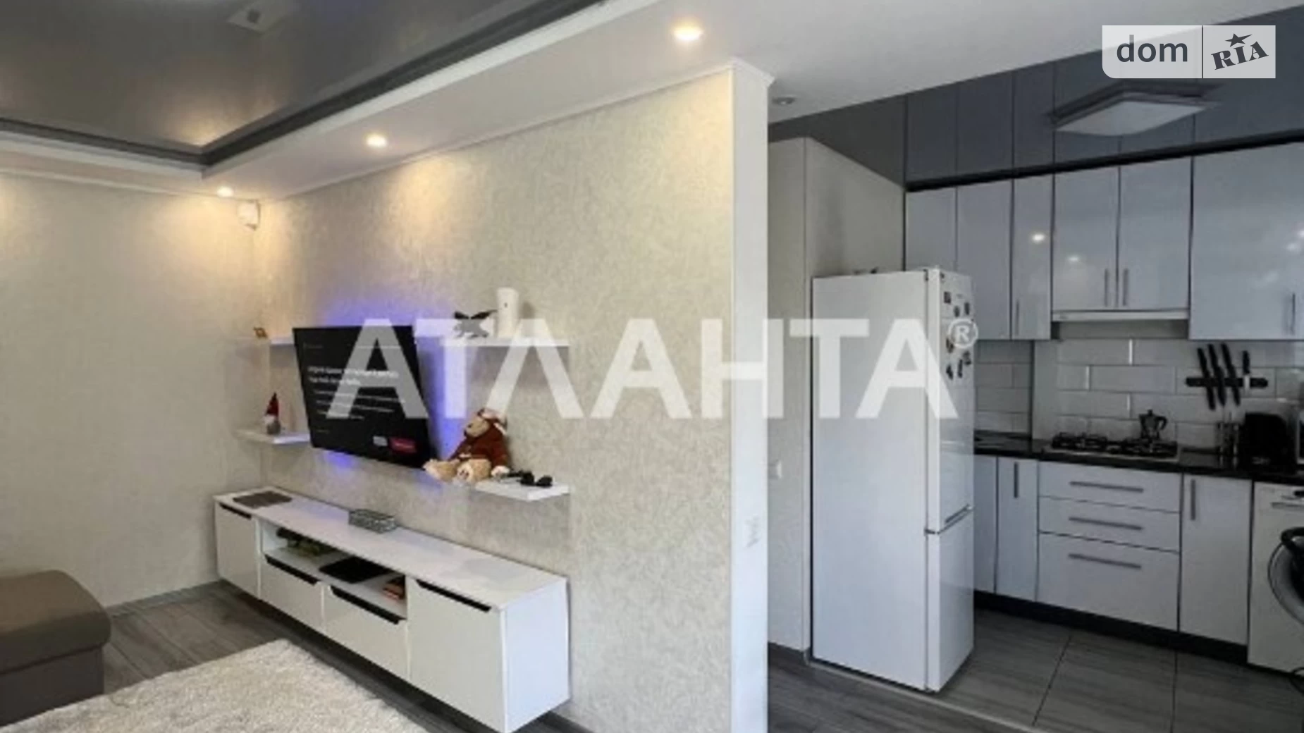 Продается 2-комнатная квартира 42 кв. м в Одессе, Фонтанская дор.
