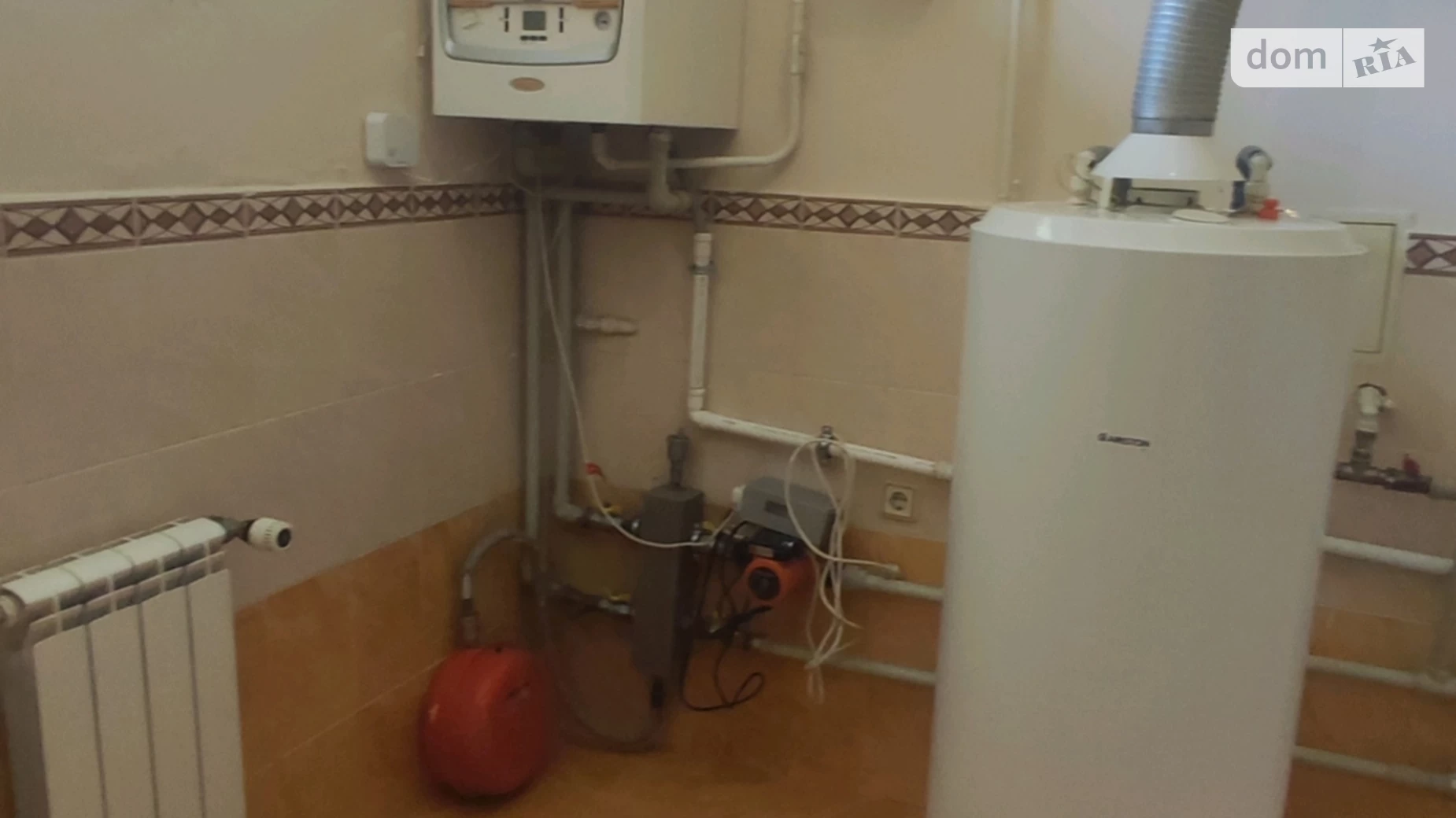 Продается дом на 2 этажа 320 кв. м с садом, цена: 280000 $ - фото 4
