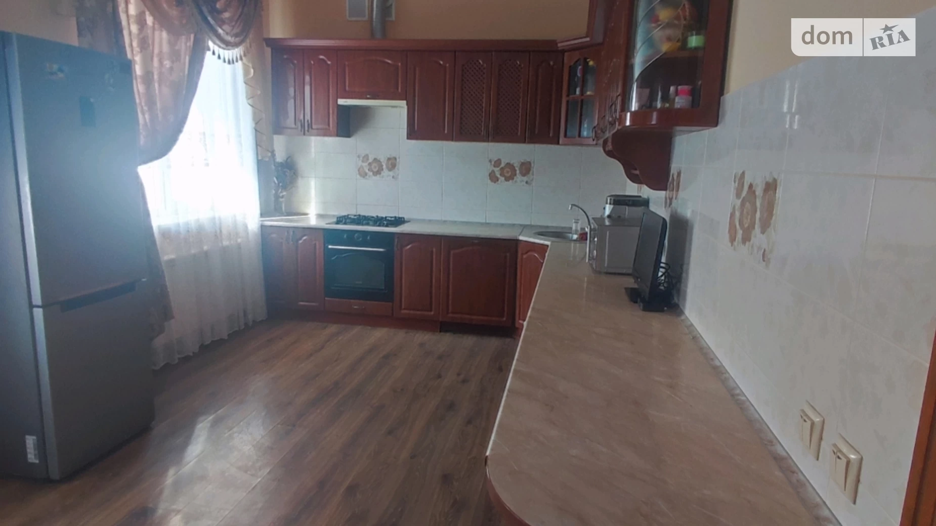 Продается дом на 2 этажа 320 кв. м с садом, цена: 280000 $ - фото 2
