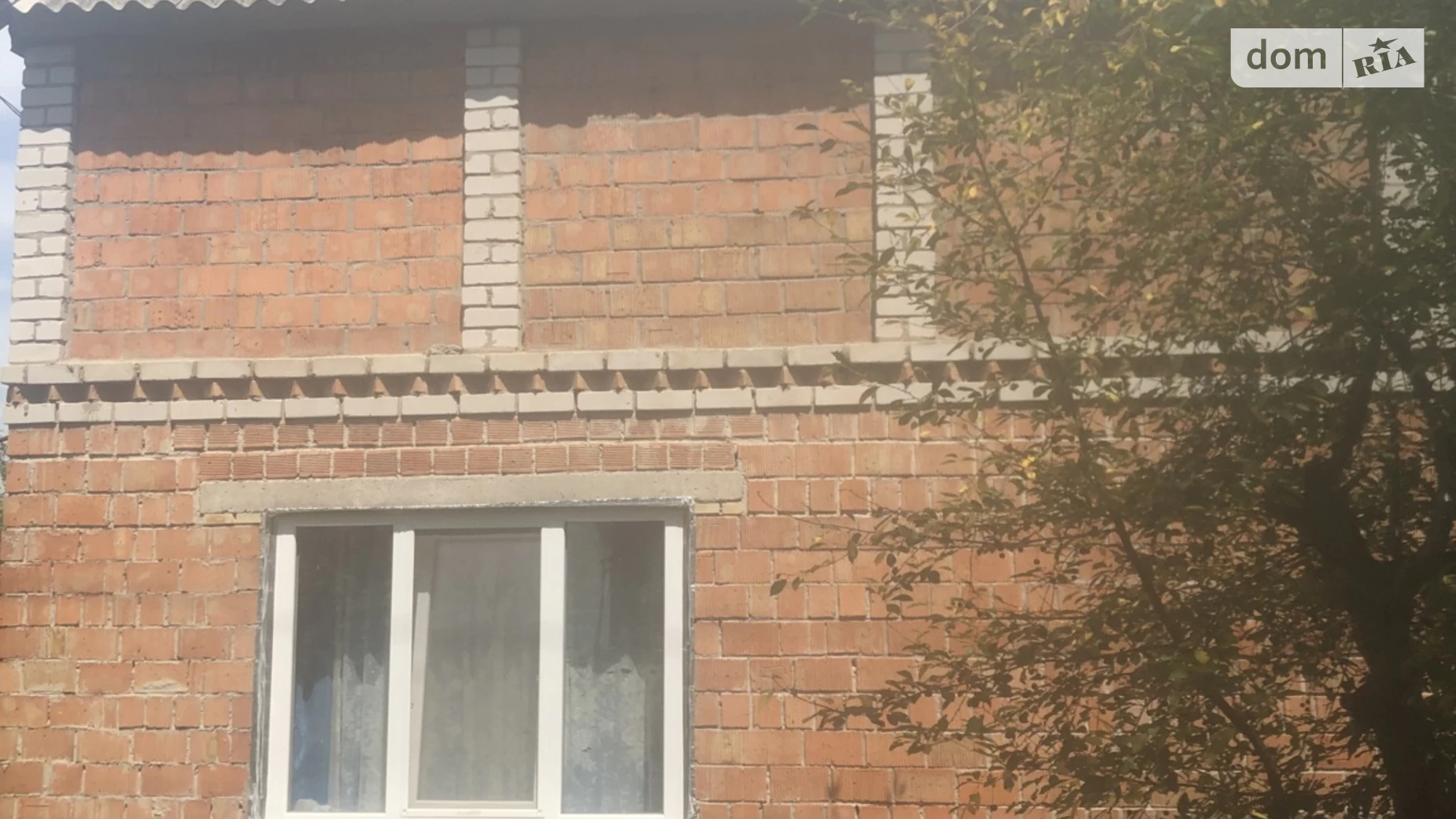 Продається будинок 2 поверховий 90 кв. м з каміном, вул. Садова